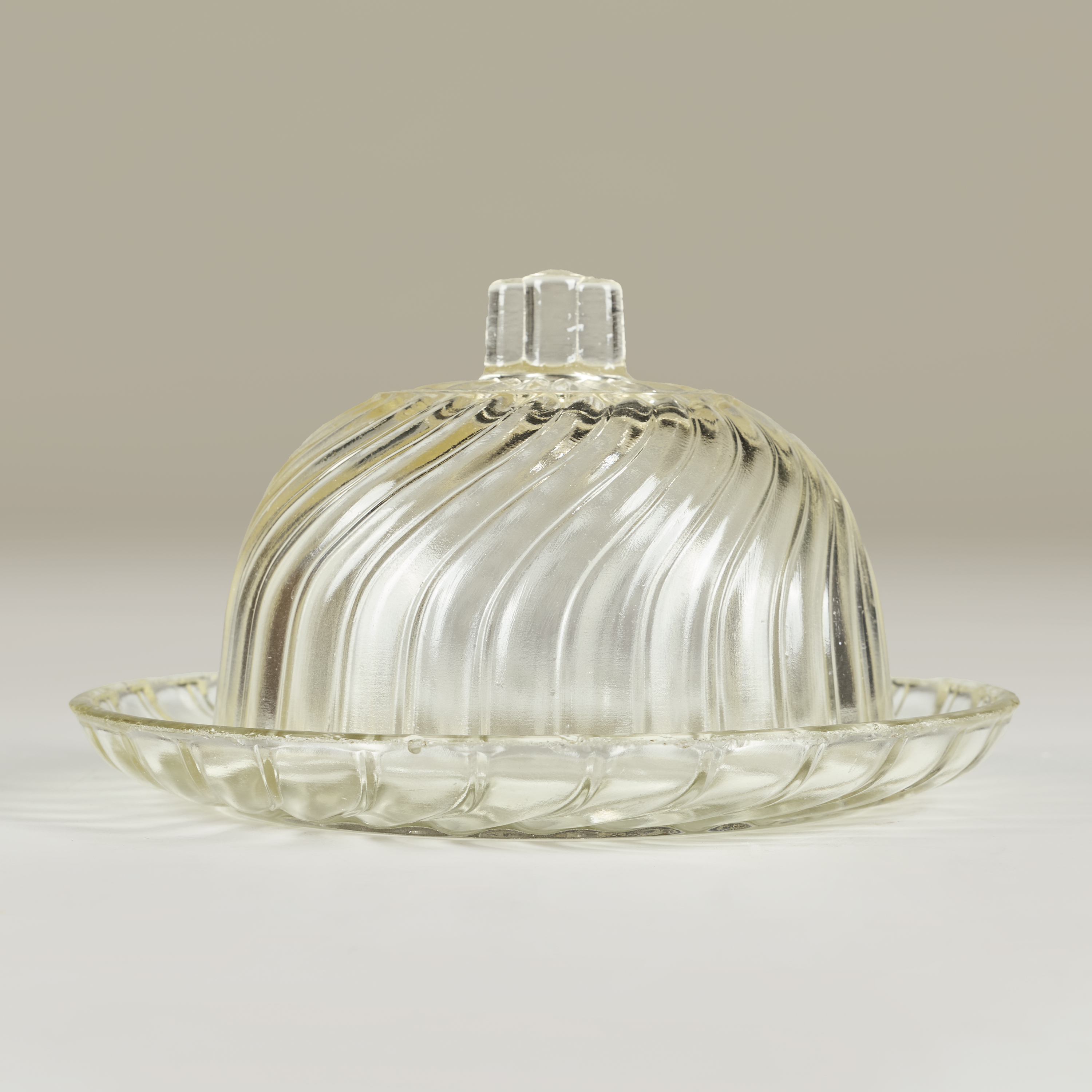 Vintage Glass Cheese Dish Valerie Wade 23 235 V1