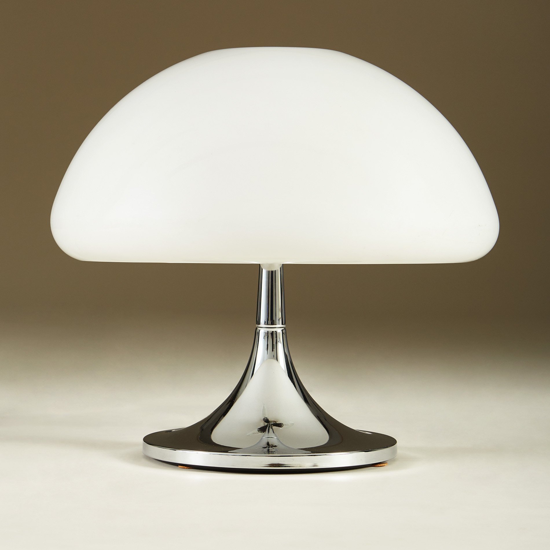 Perspex Dome Table Lamp 235 V1