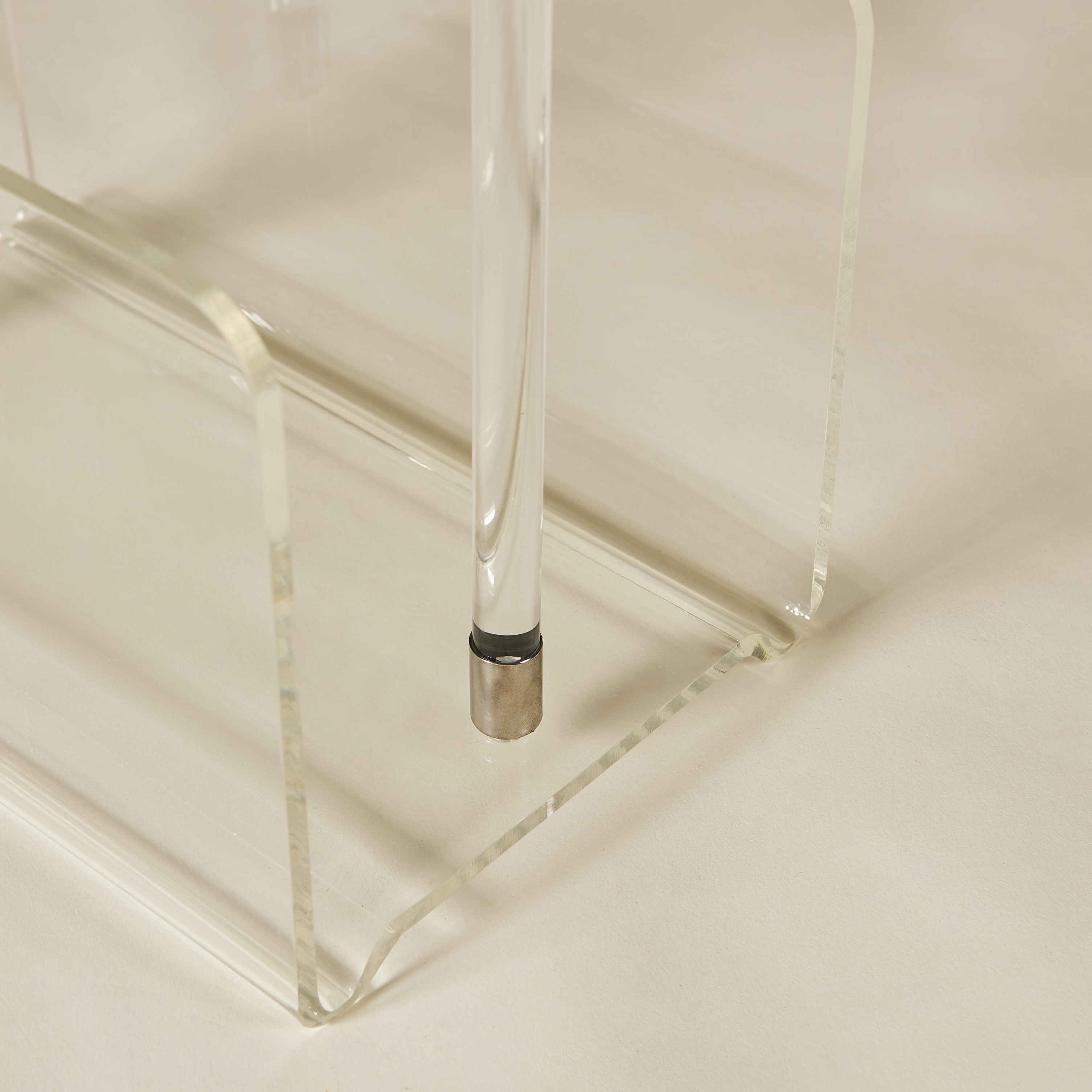 Lucite Magazine Rack 050 V1