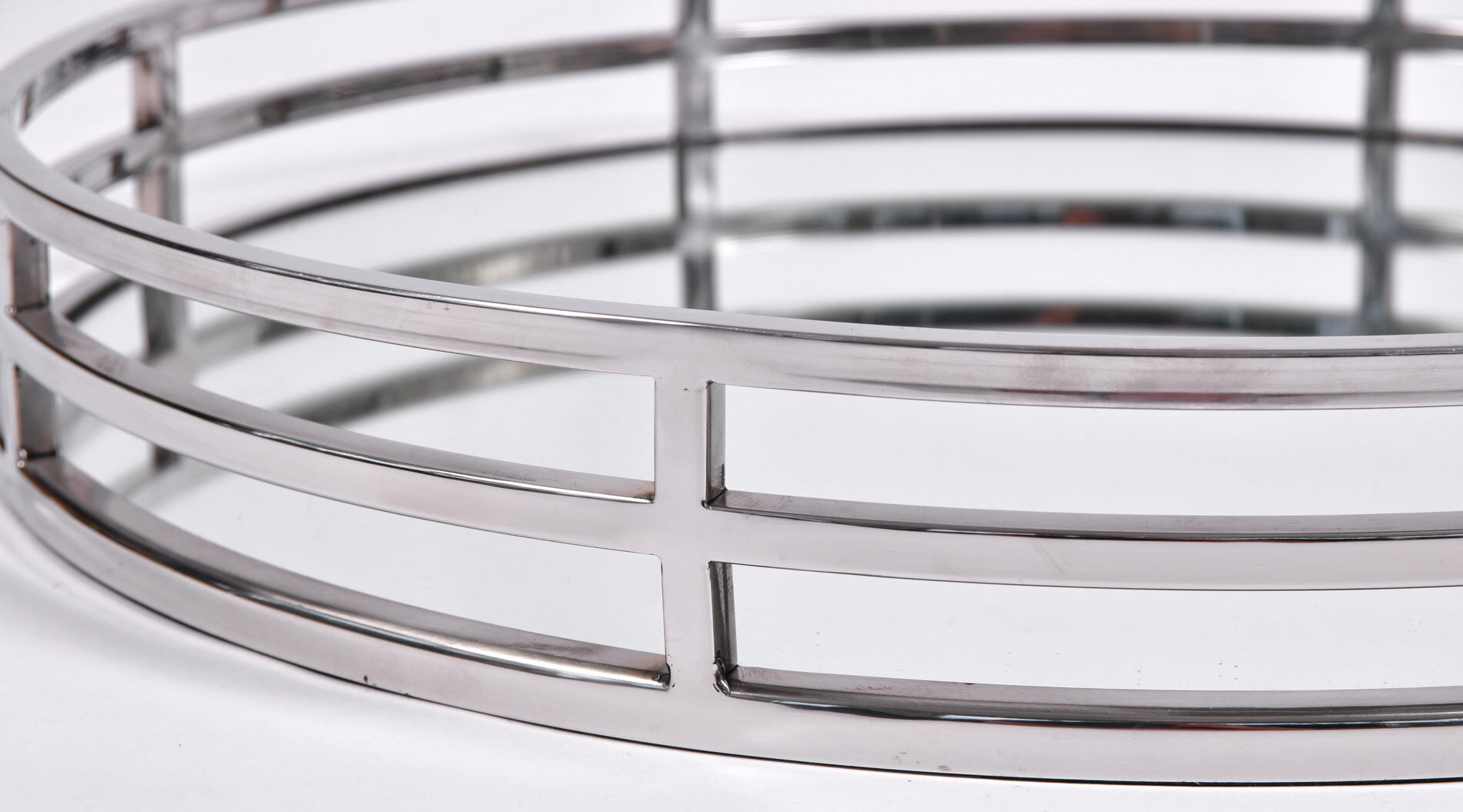 American 1970s extra large chrome and mirror tray in… Valerie Wade