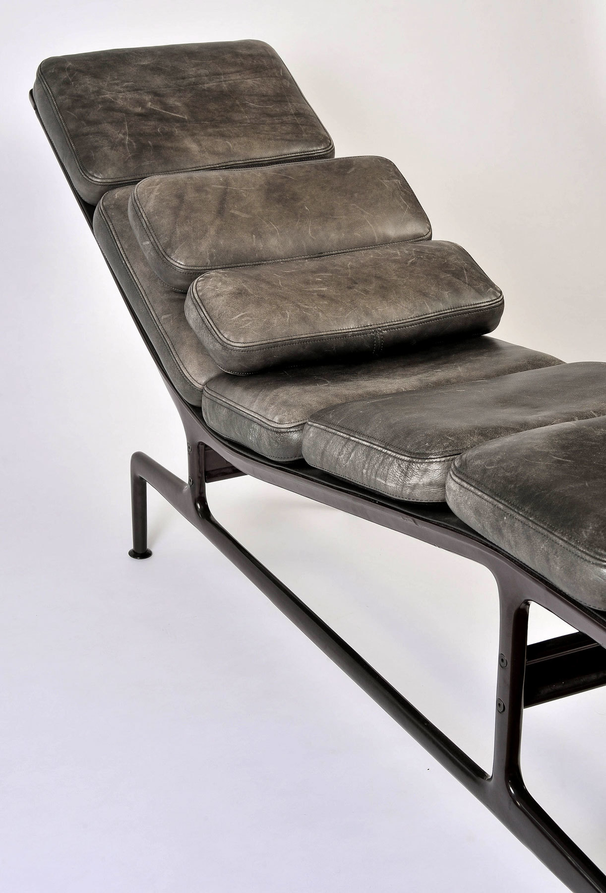 Eamaes Chaise Longue 06