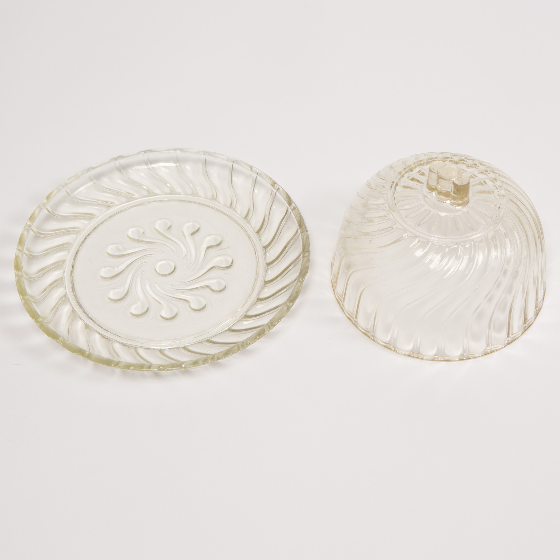 Glass Cheese Dish00004