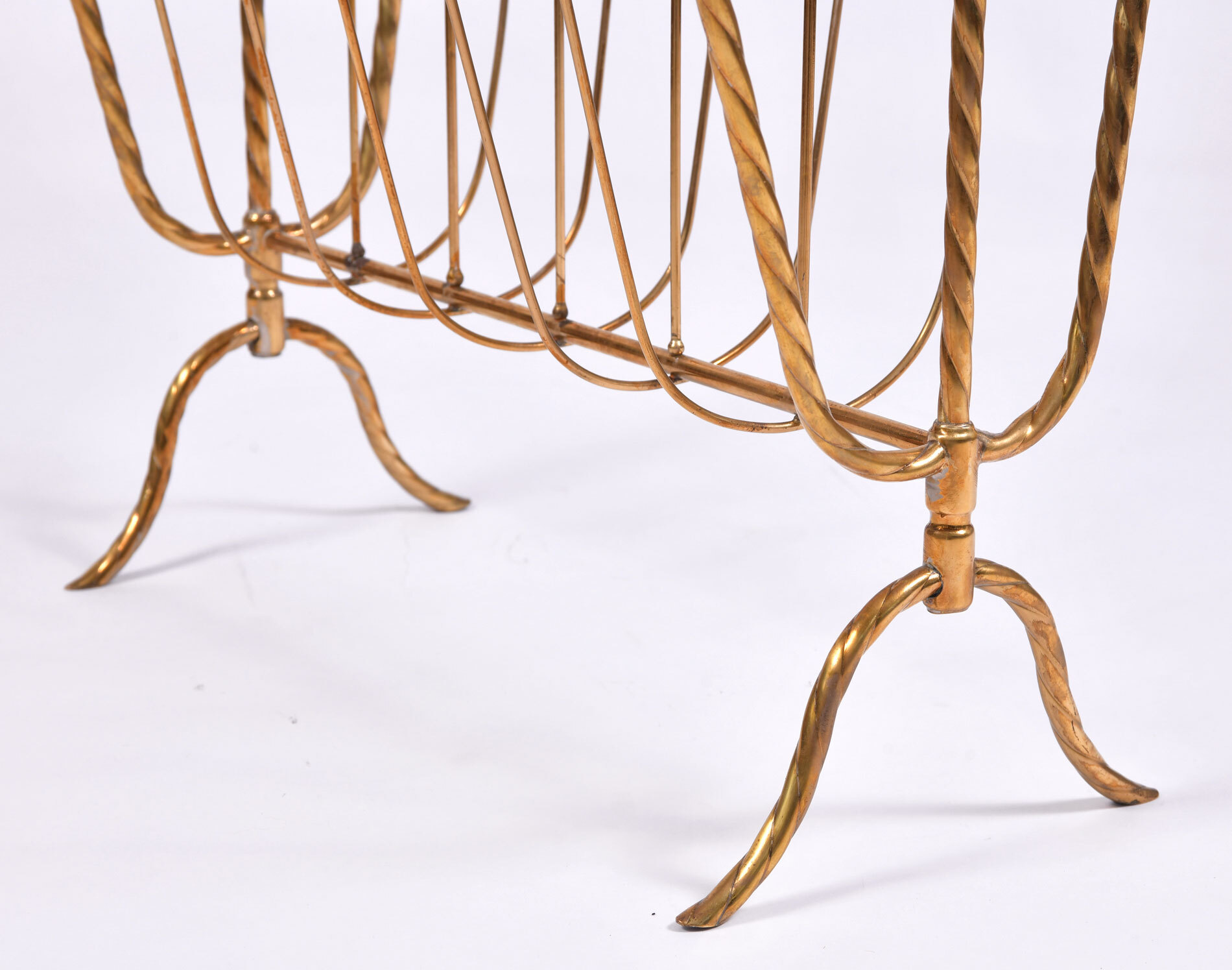 Italian Magazine Rack 05