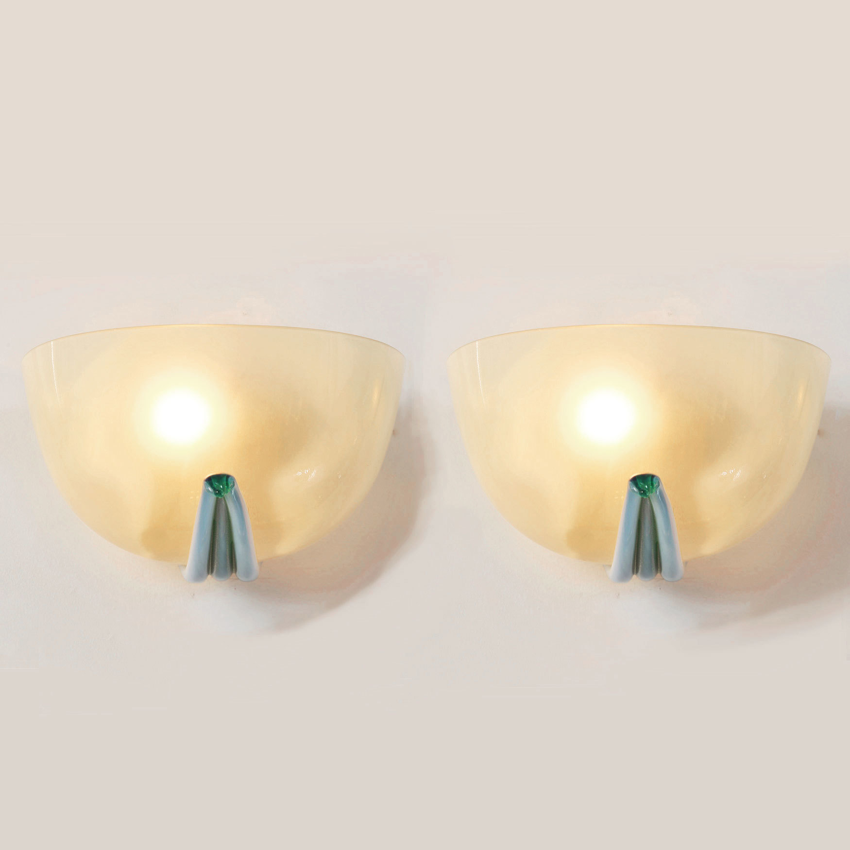 The image for Pair Buzzi Wall Lightrs 01