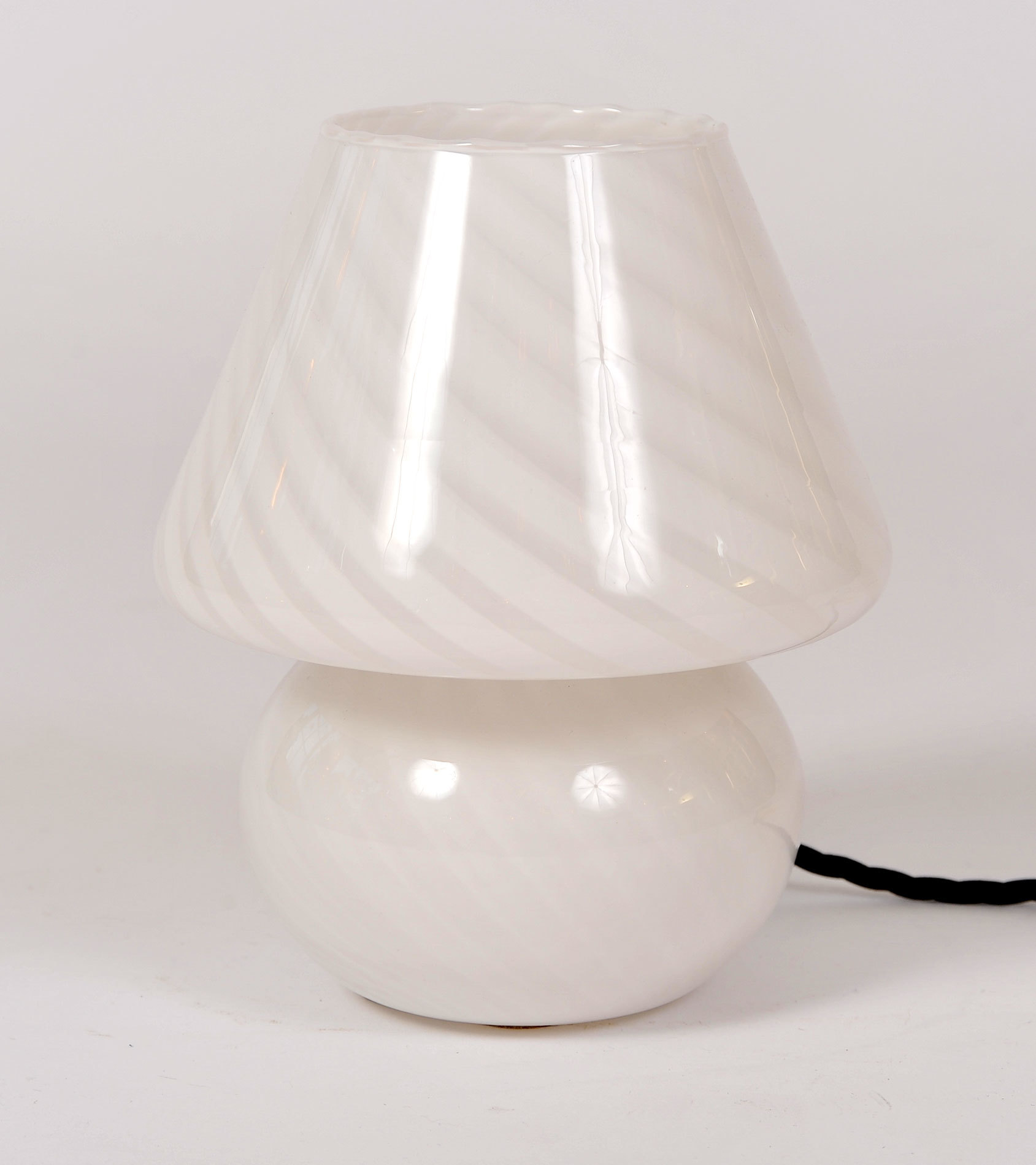 Glass mushroom shop table lamp