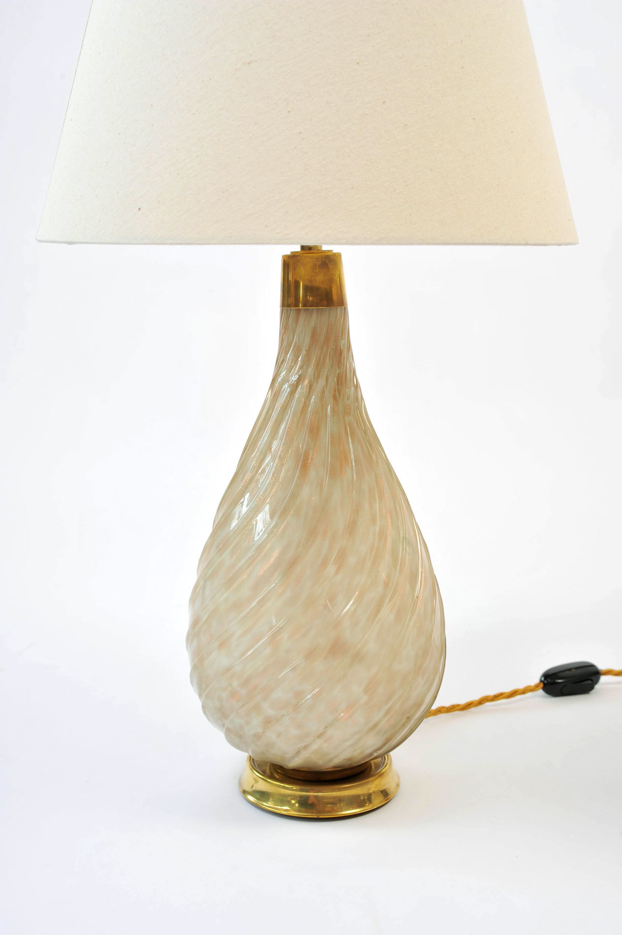 Pair Teardrop Lamps 02