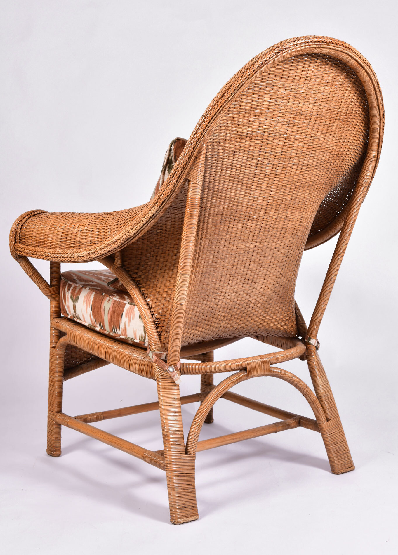 Pair Us Wicker Armchairs 04