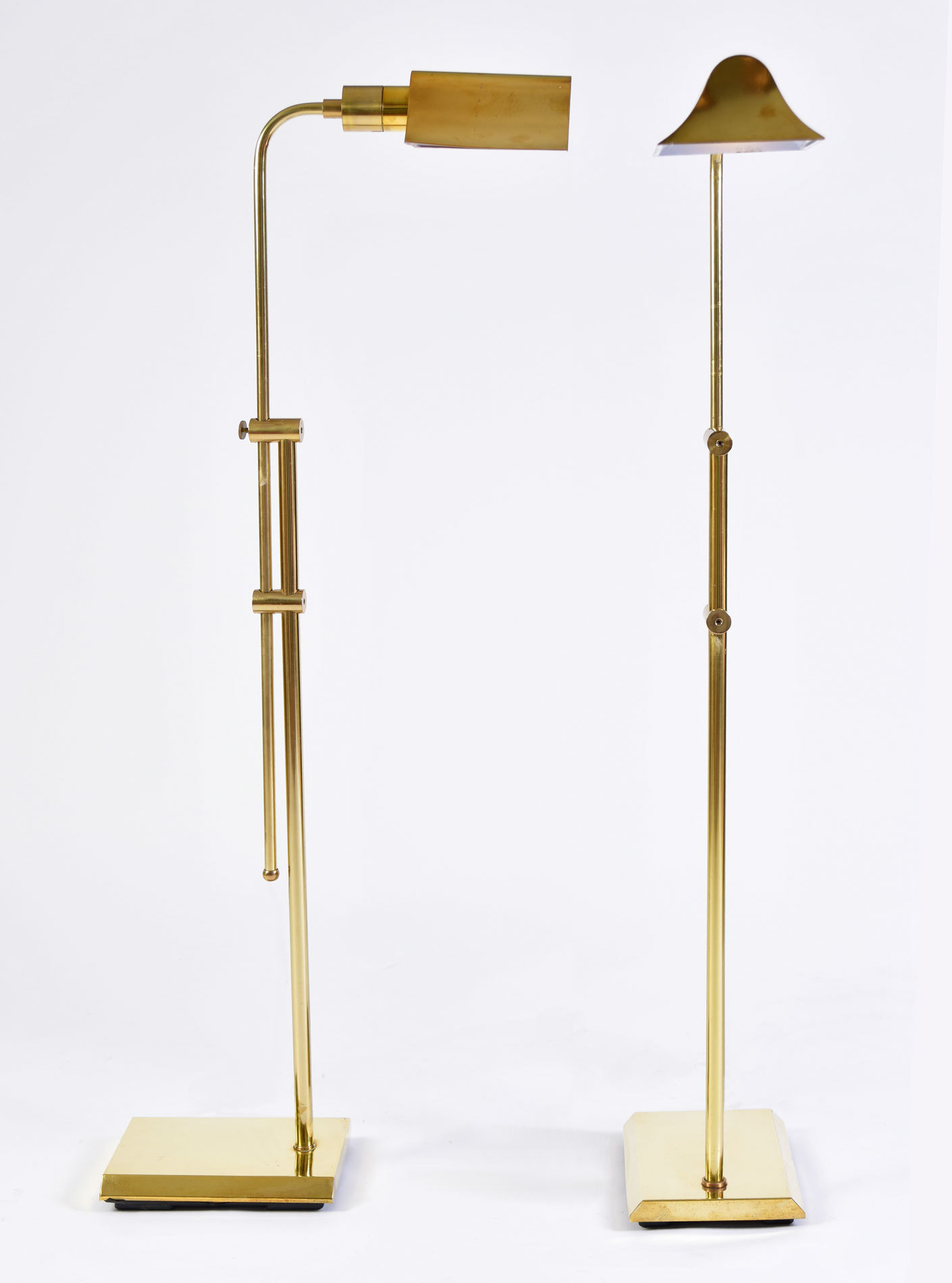 Pair Brass Us Standard Lamps 02