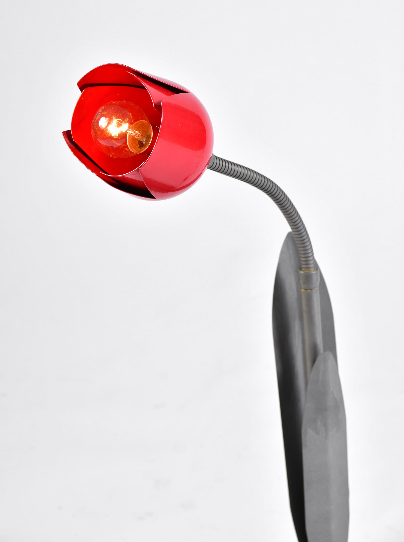 Peter Bliss Tulip Lamp 02