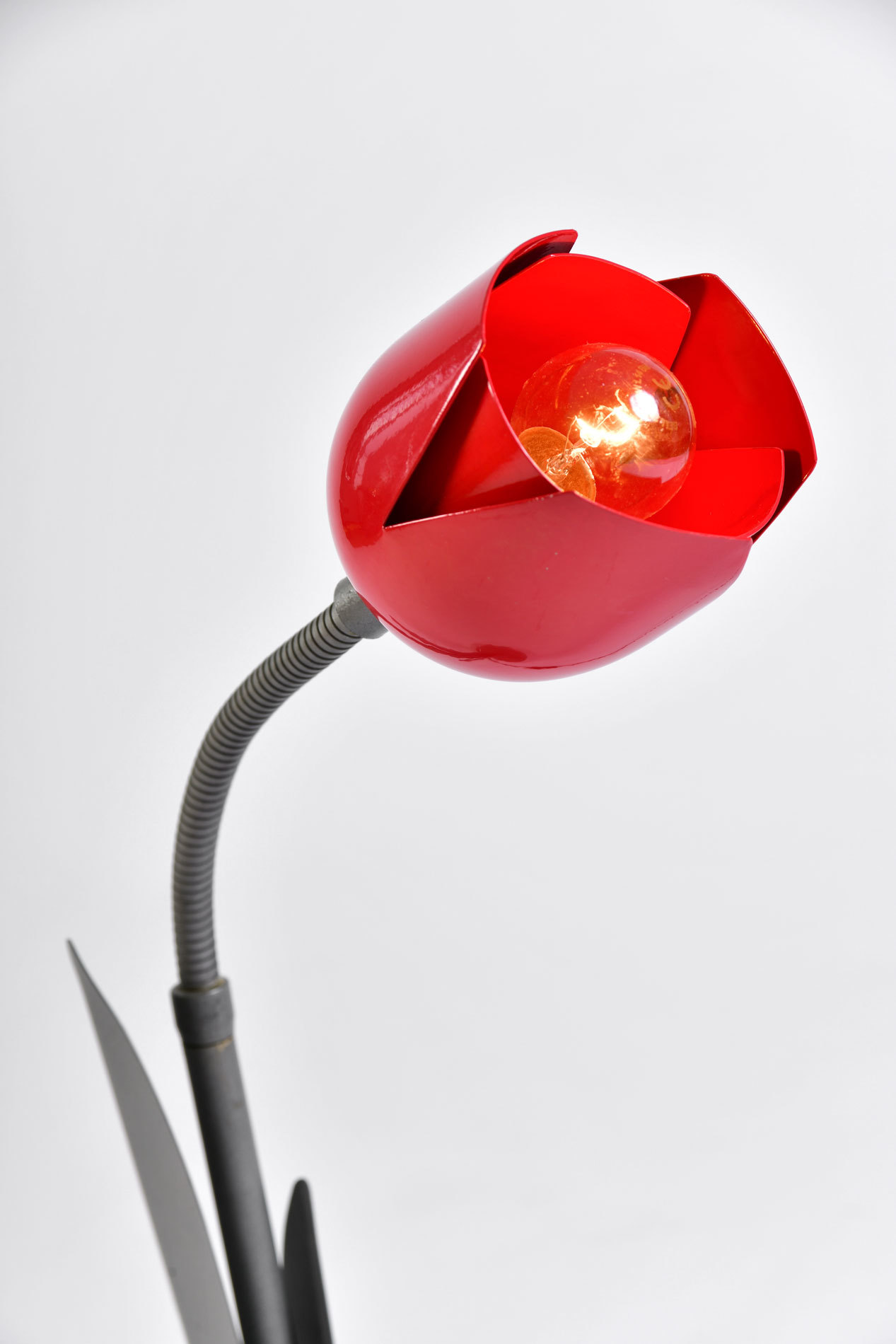 1980s red tulip table light by Peter Bliss Valerie Wade