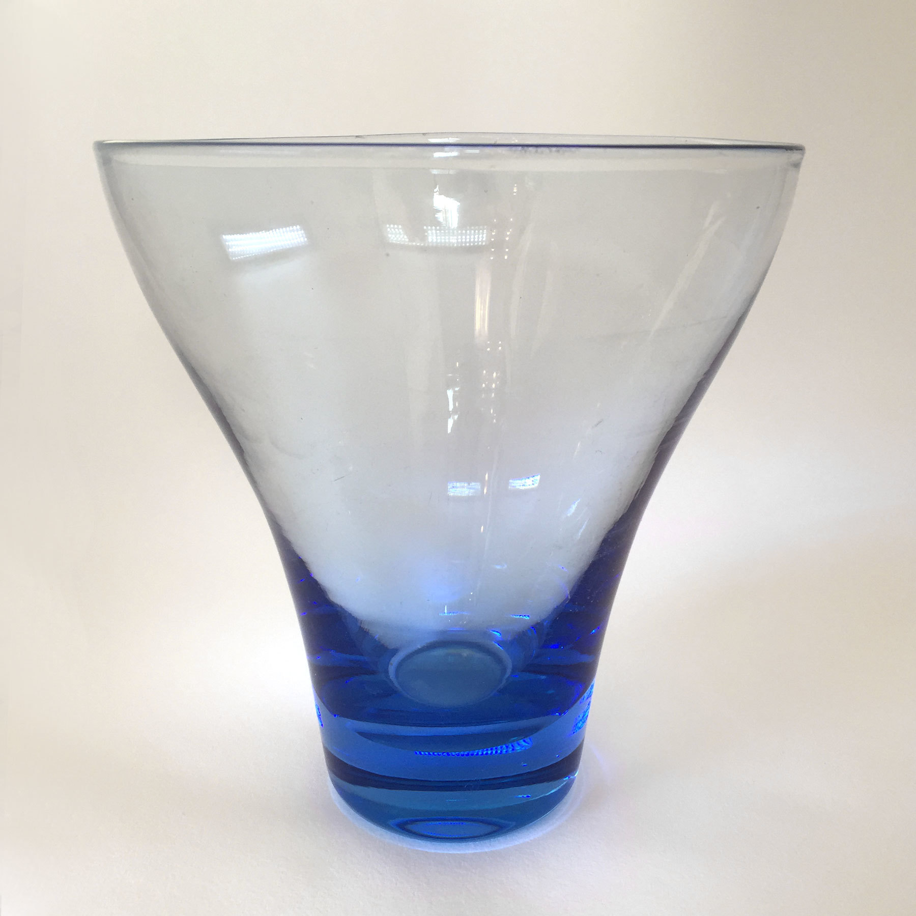 Scandinavian Blue Vase 01