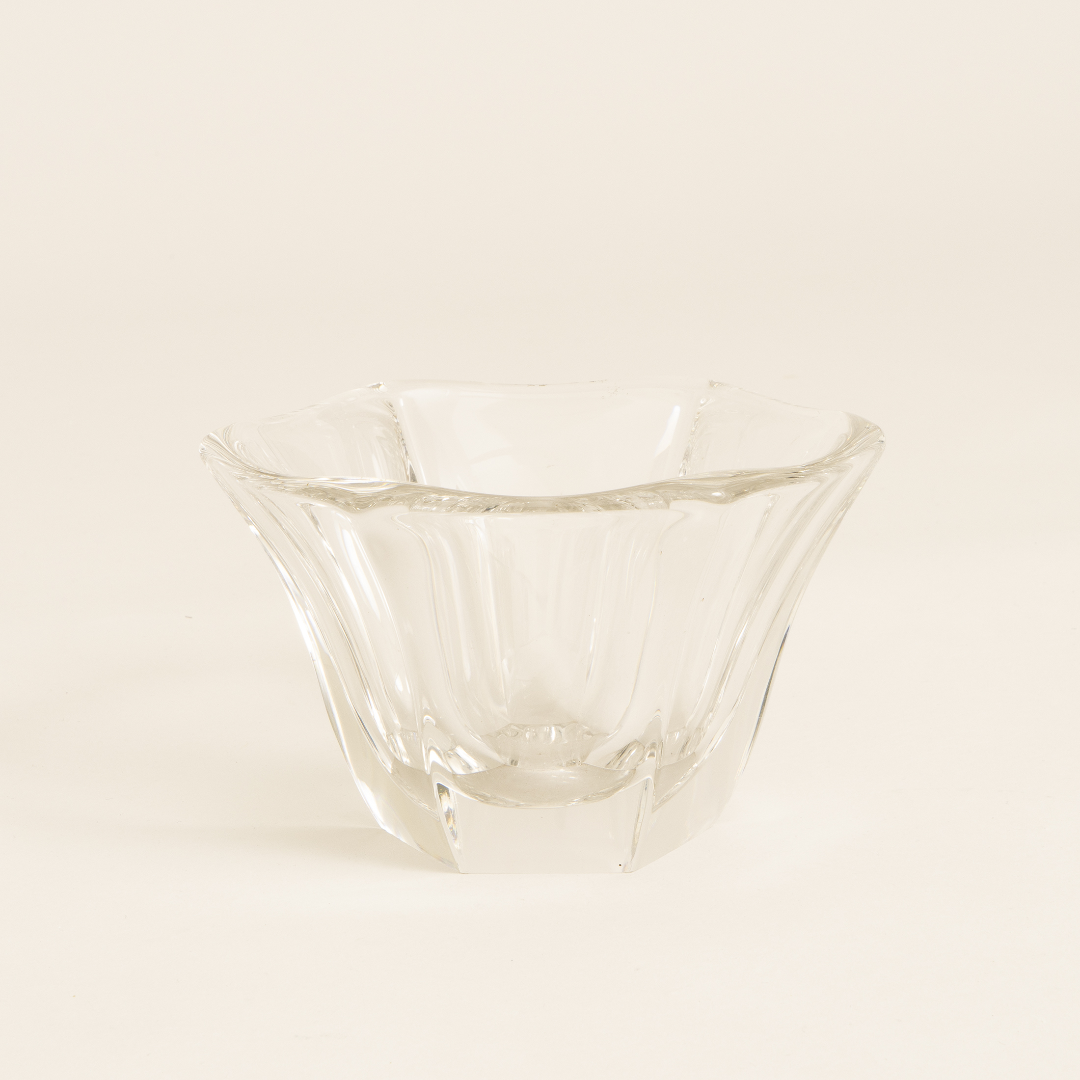 Scandinavian Wide Glass Vase 0309