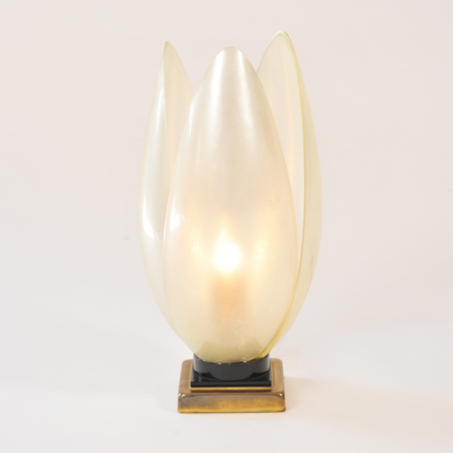 Single White Lotus Lamp 02