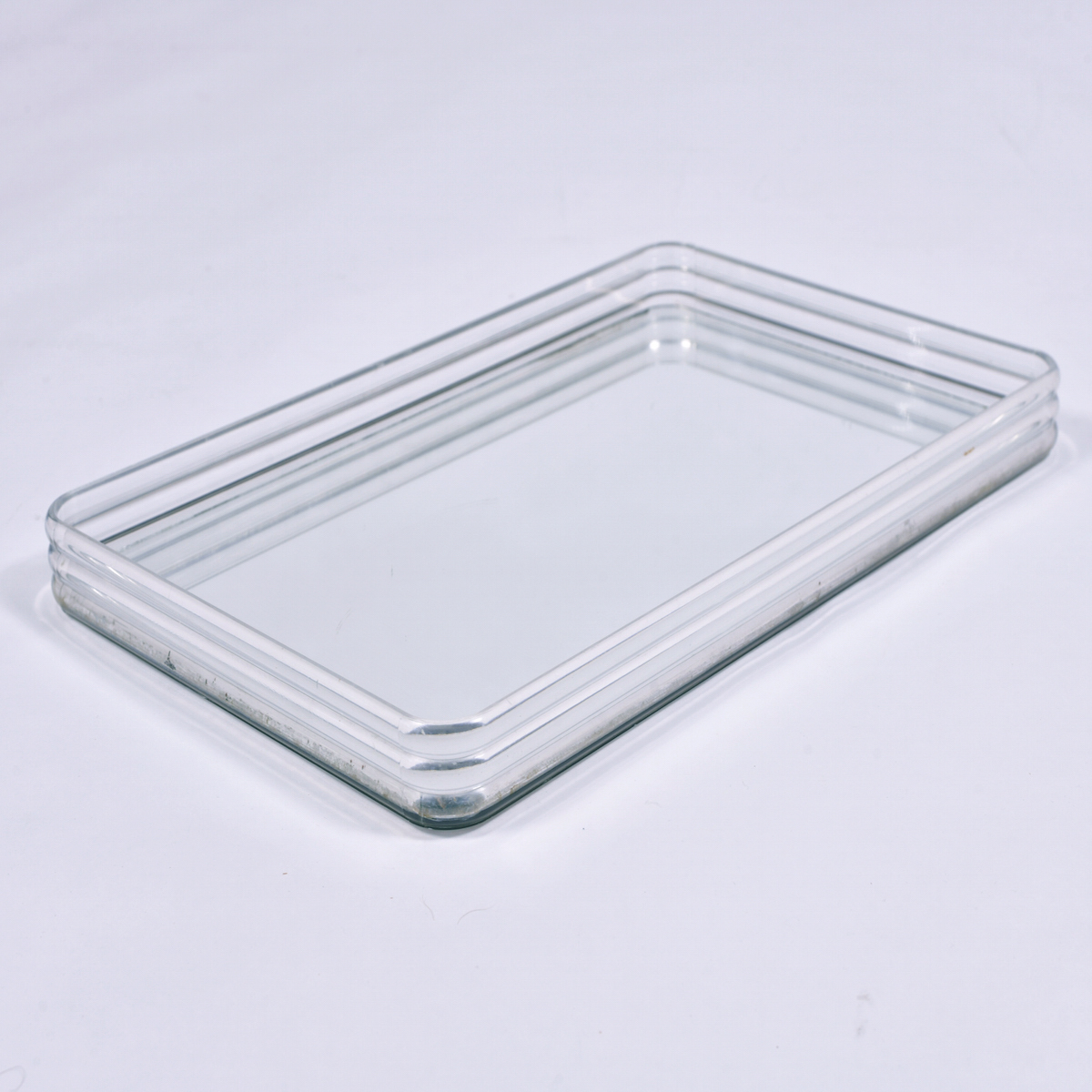 Us Lucite Mirror Tray 1 Copy