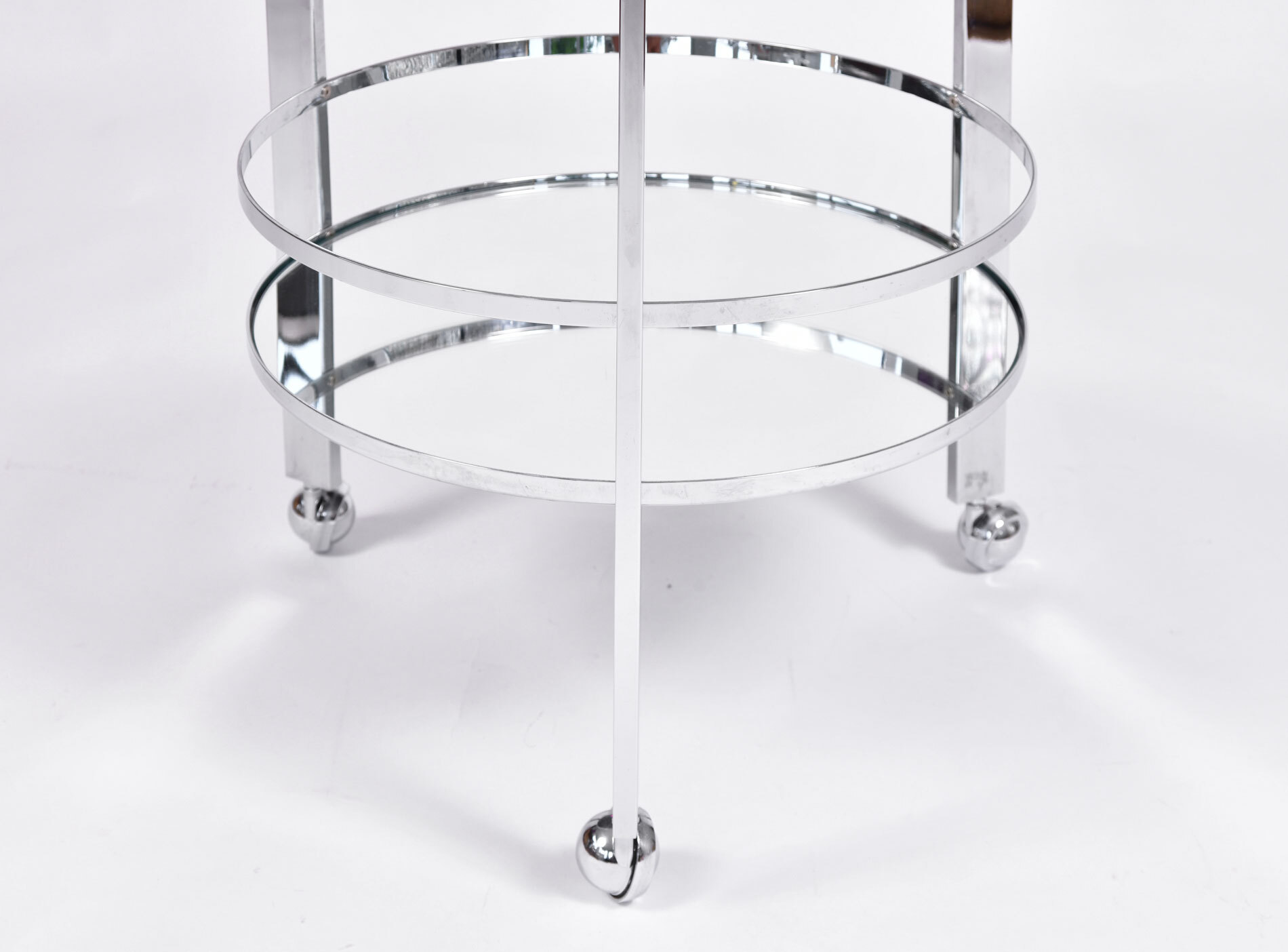 Us Circular Chrome Drinks Trolley 02