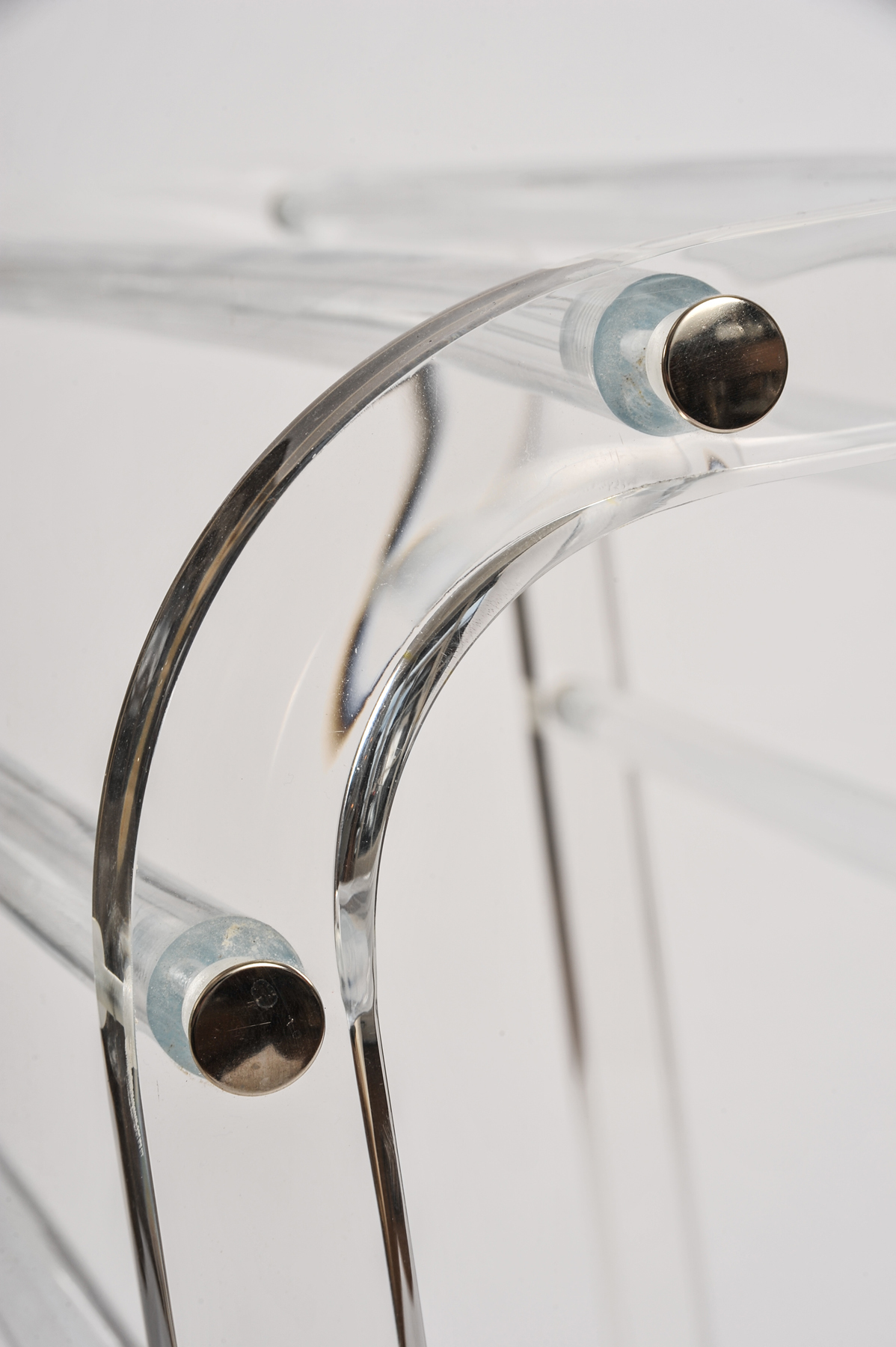 Vw Lucite Towel Rail Detail 04