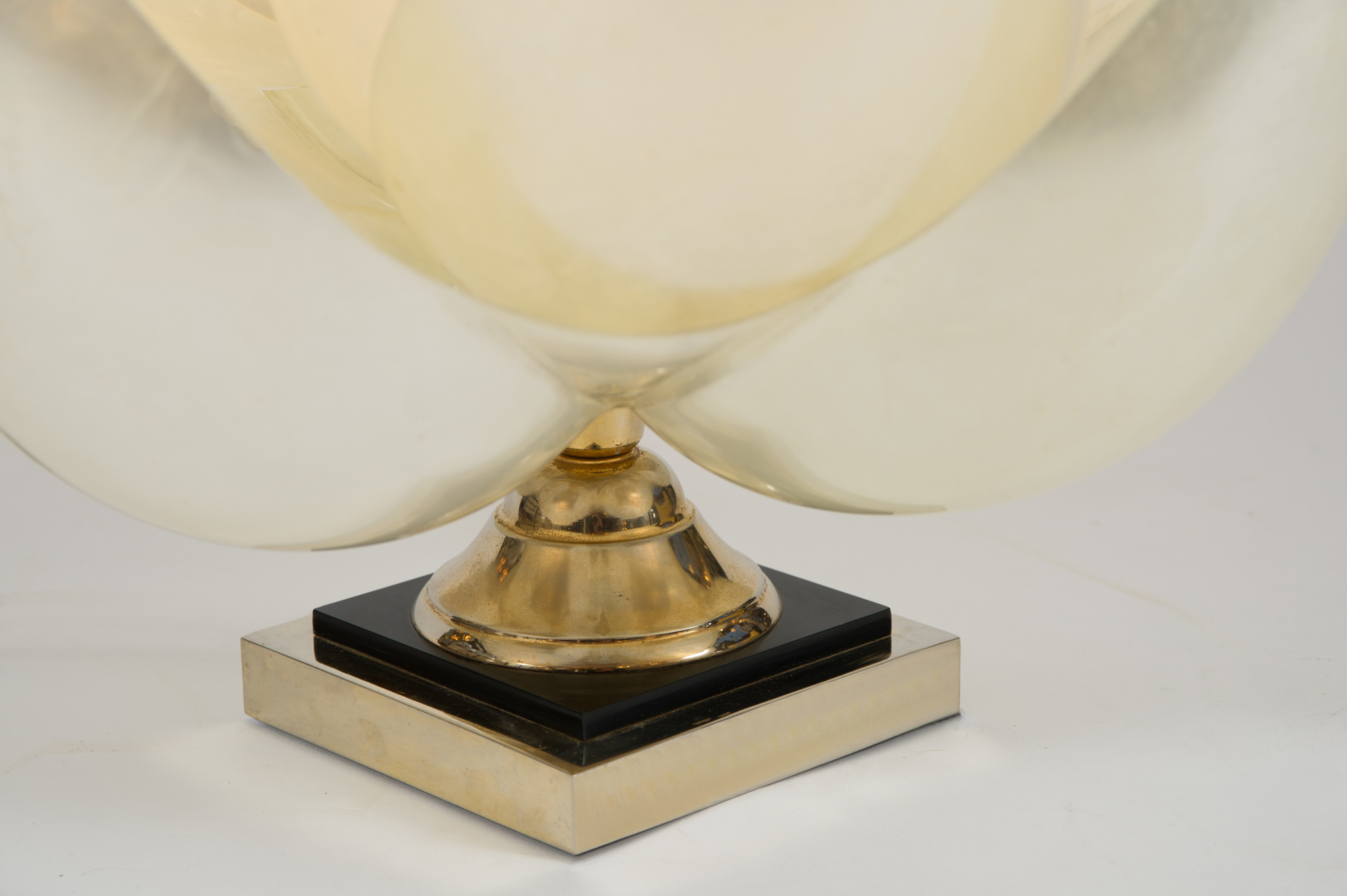 Valerie Wade Full Bloom Lamp –02