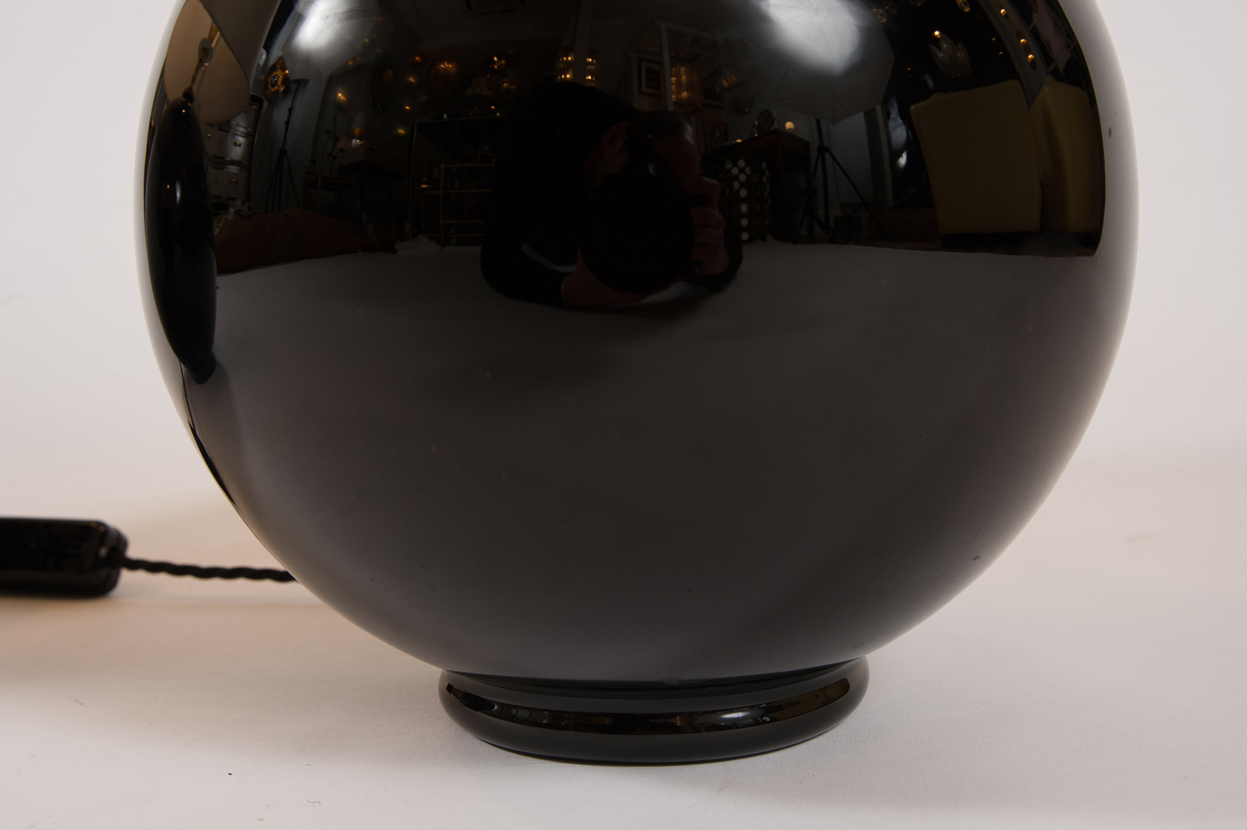 Valerie Wade Italian Glass Ball Lamps –03