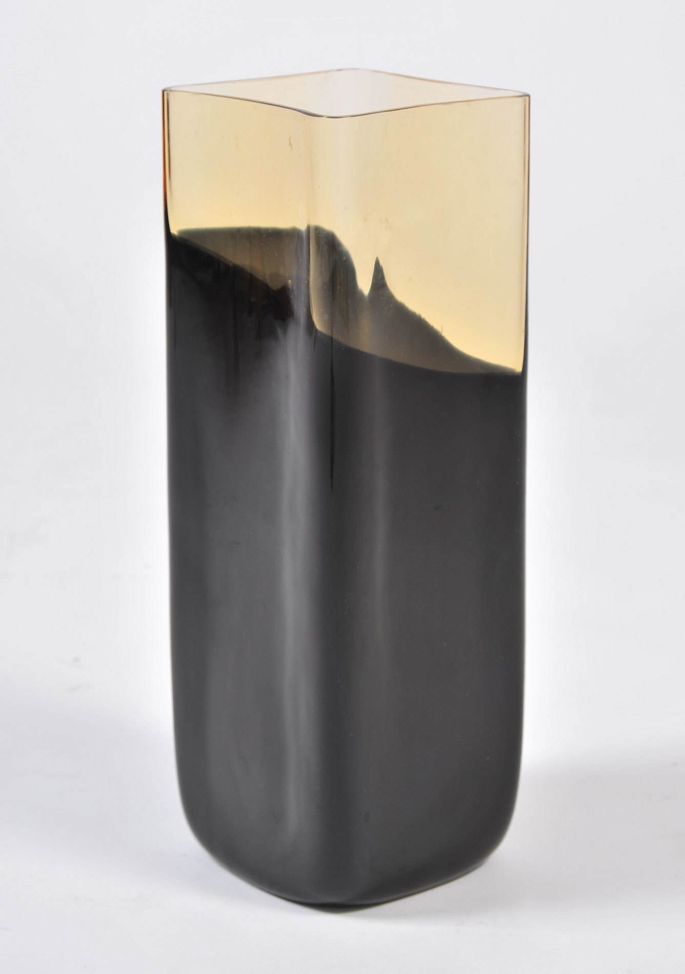 Black Glass Vase 02