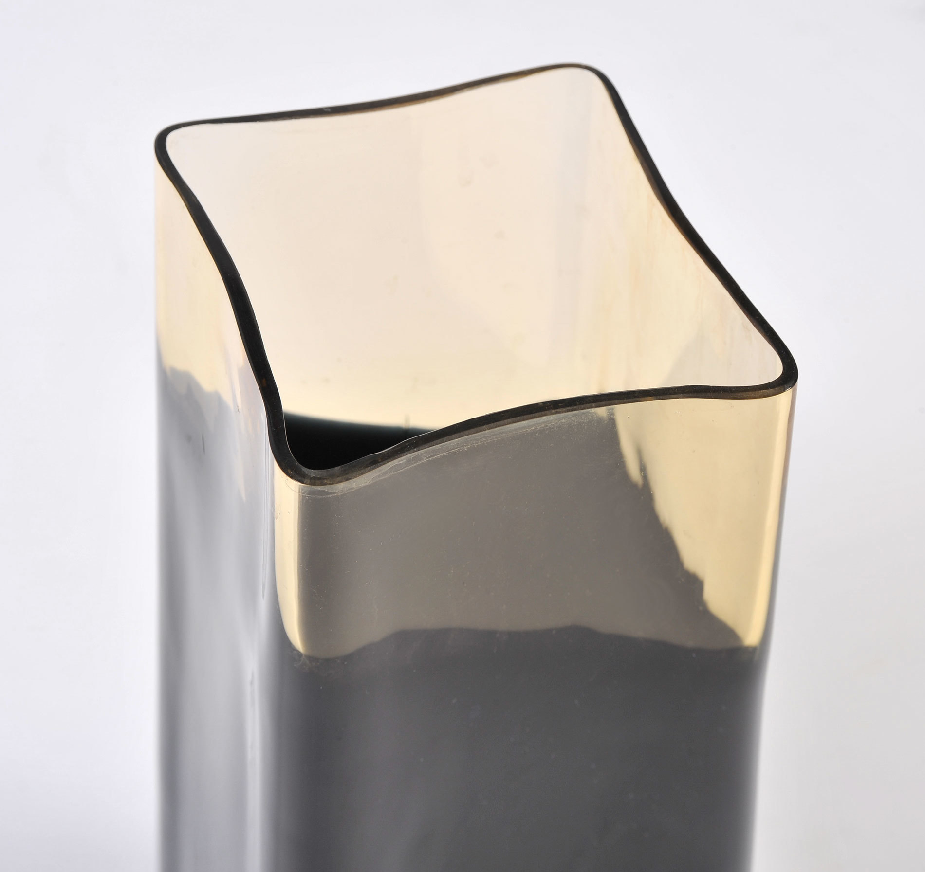 Black Glass Vase 03