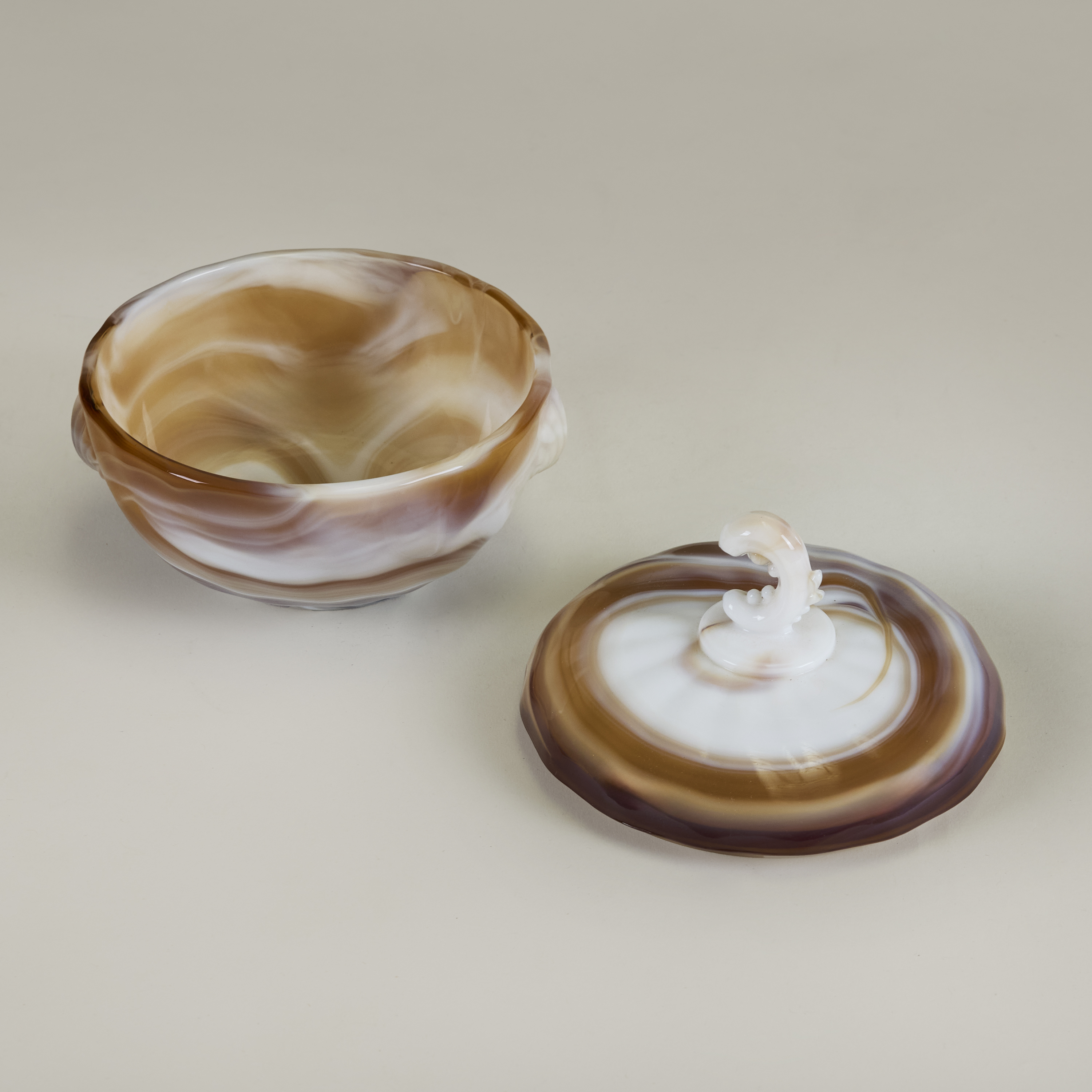 Caramel Glass Dish Valerie Wade 22 113 V1