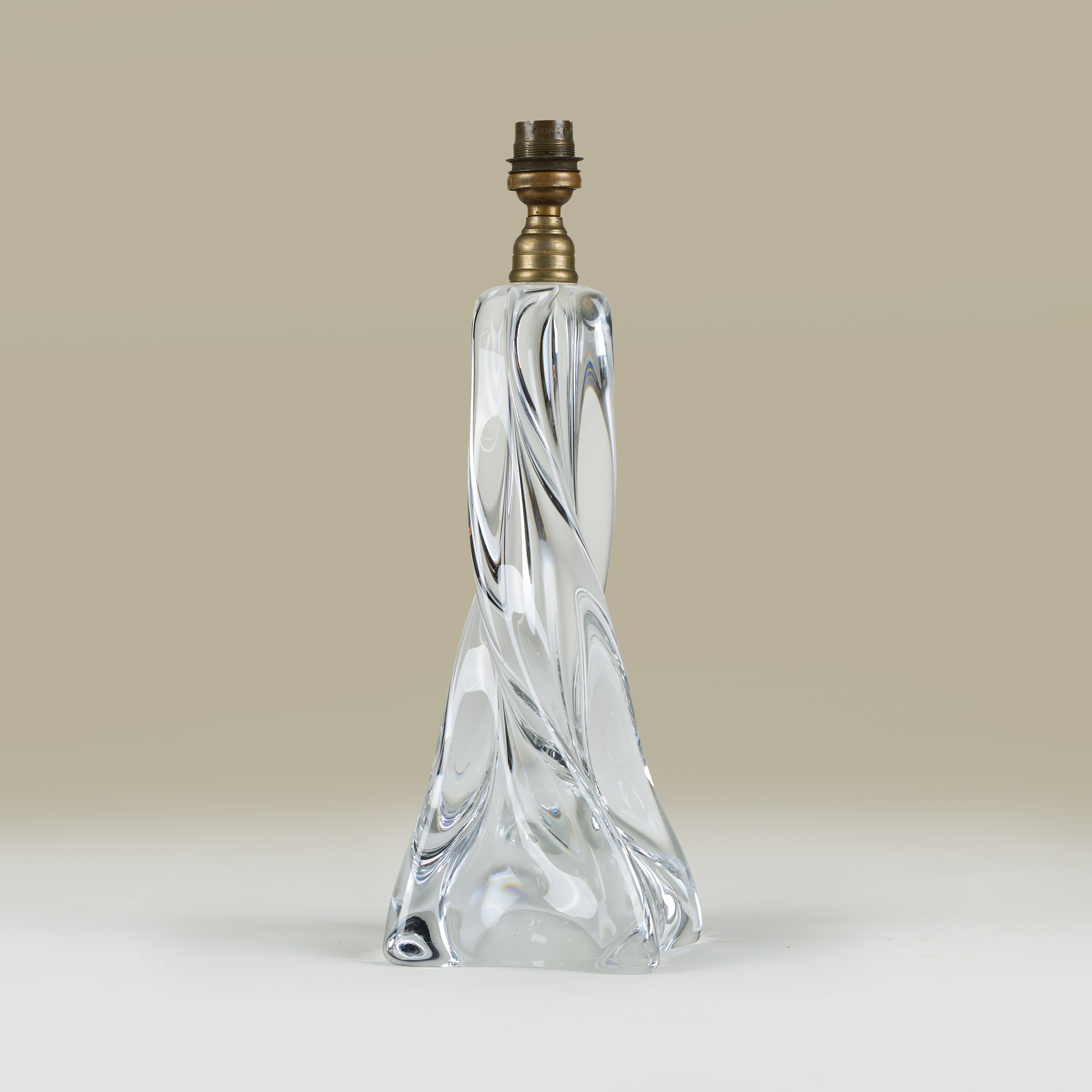 Baccarat Twisted Lamp Valerie Wade 27 045 V1