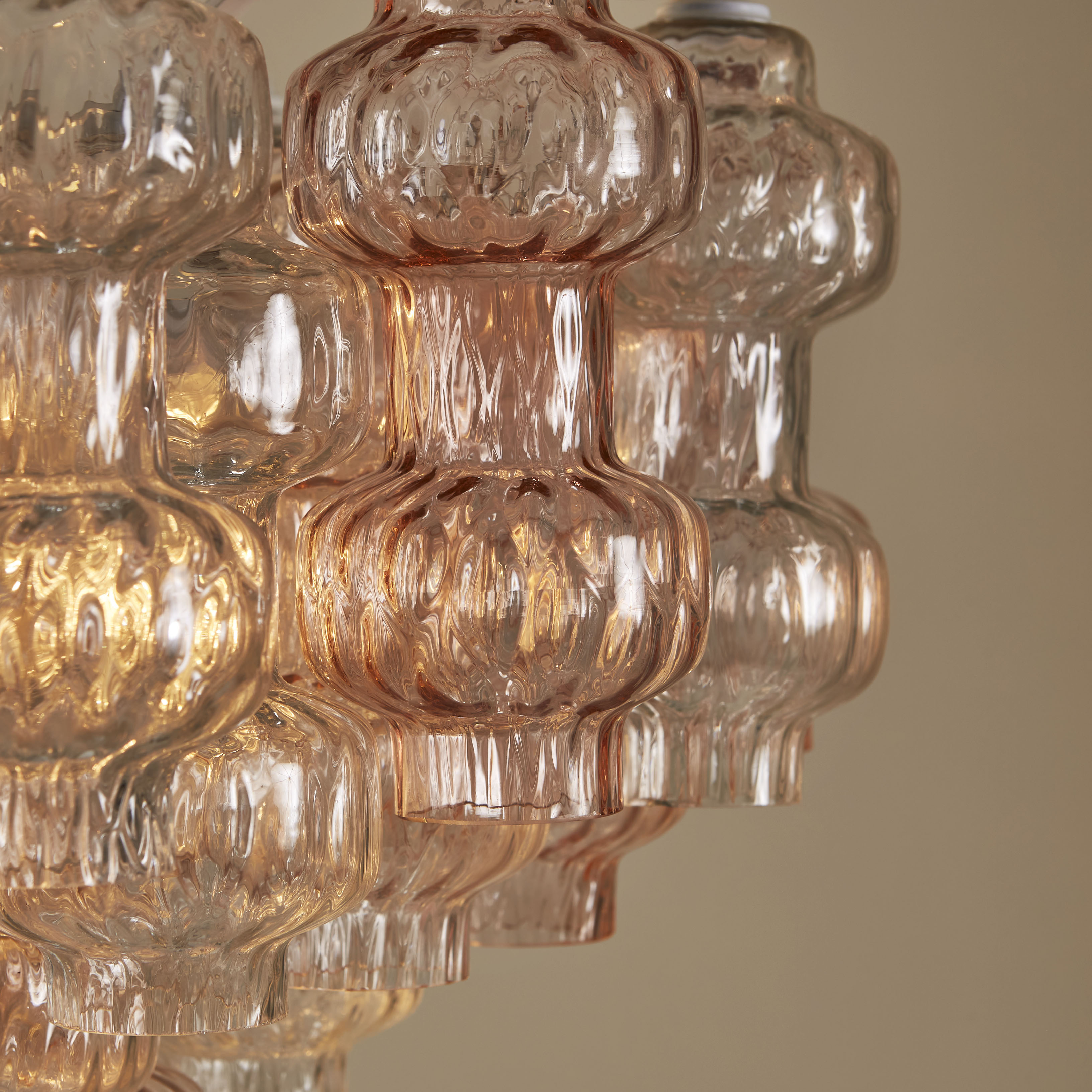 Whitepink Chandelier 0131 V1