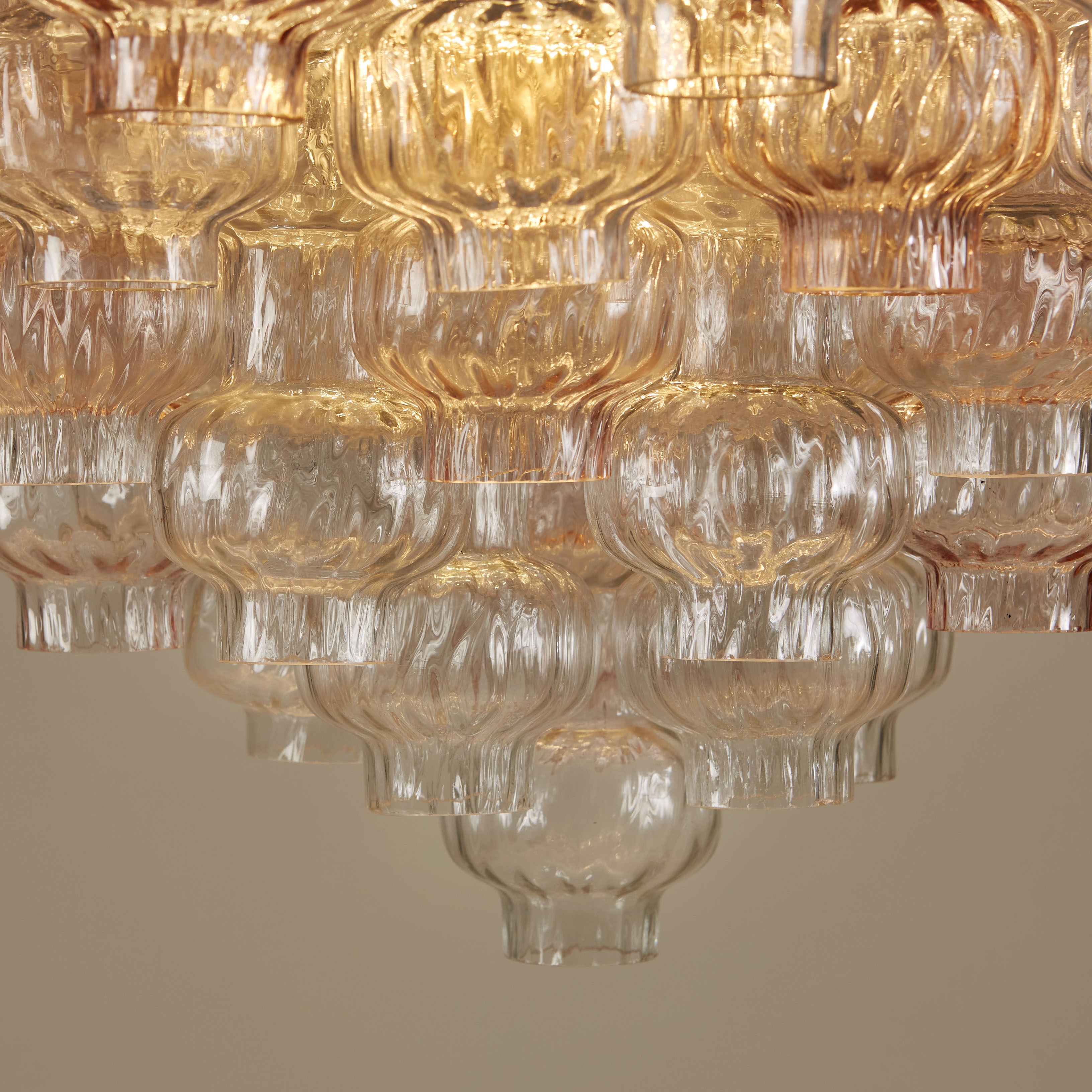 Whitepink Chandelier 0132 V1