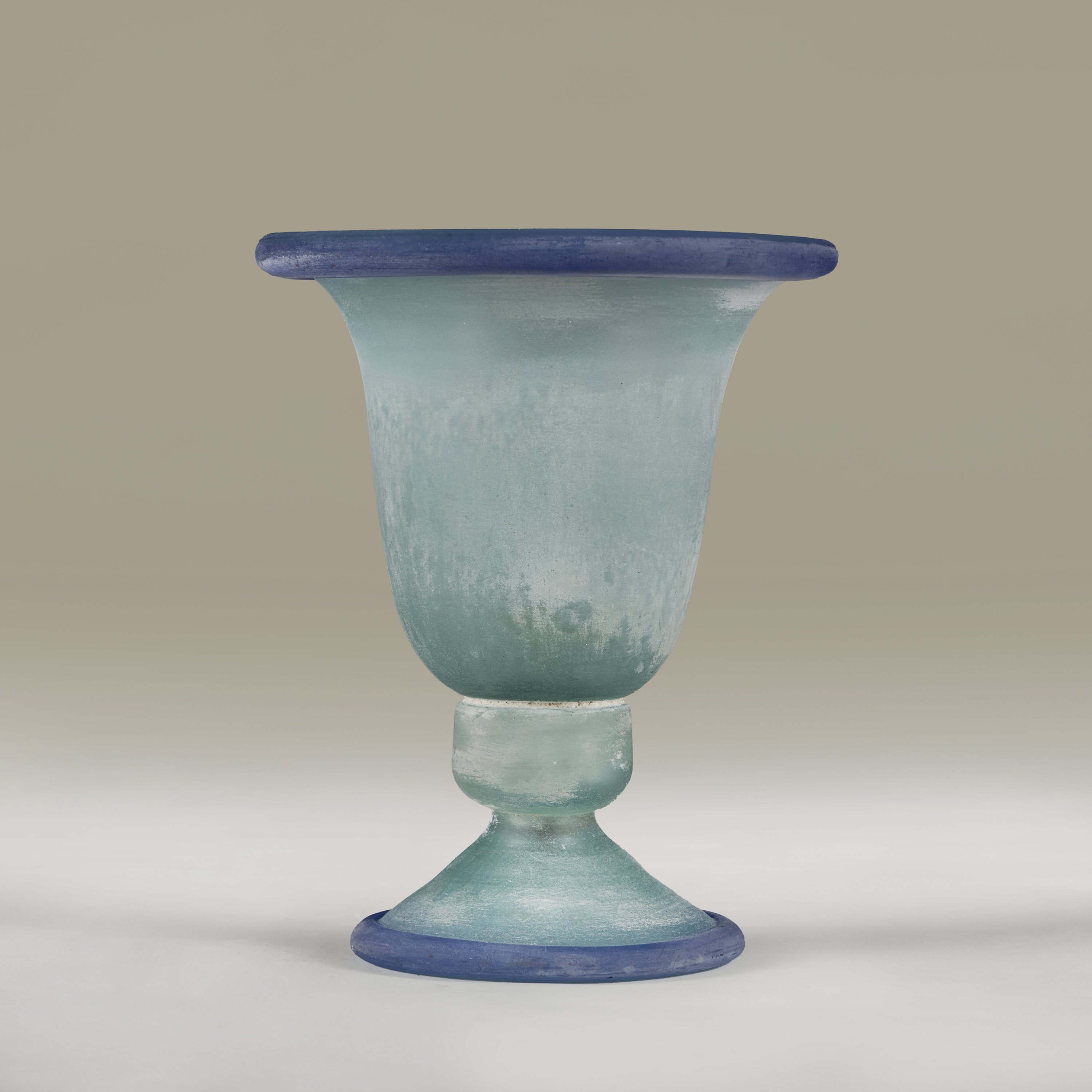 Scavo Urn Lamp Valerie Wade 24 097 V1