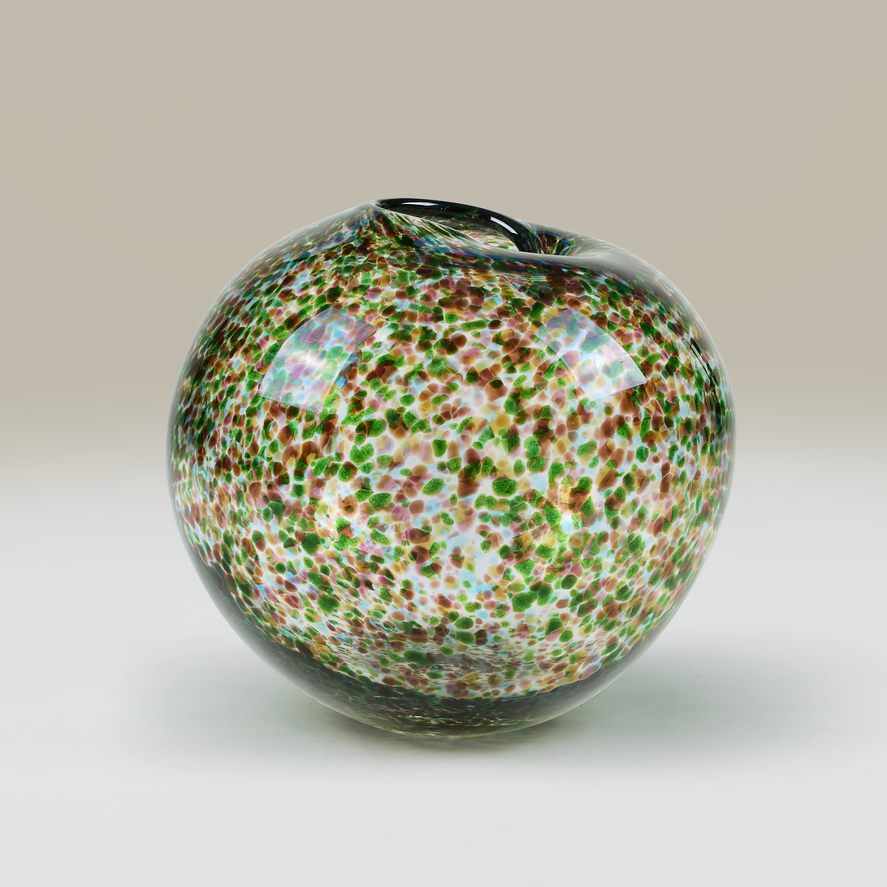 Curio Forest Vase Valerie Wade 27 160 V1