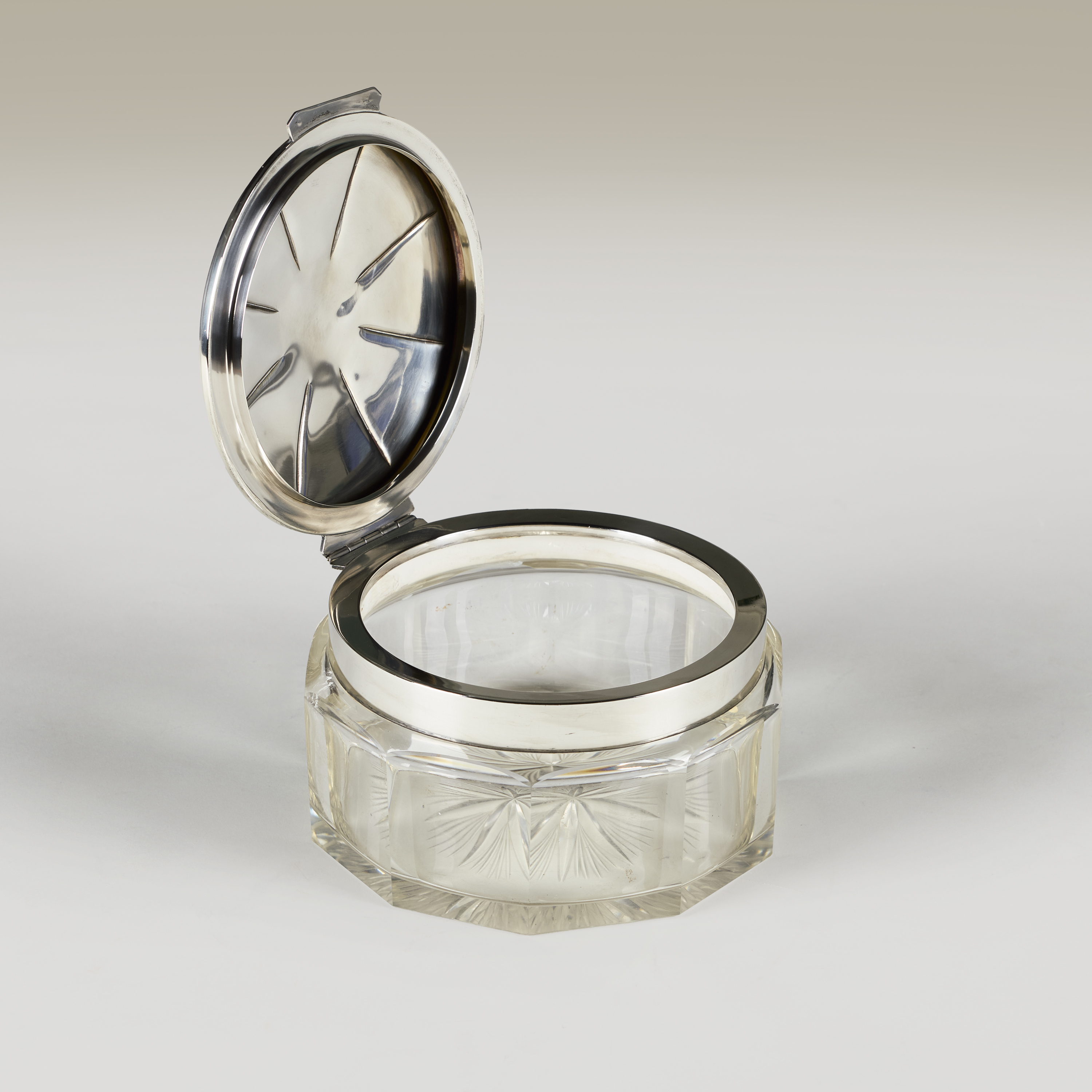 Art Deco Silver Box Valerie Wade 23 128 V1