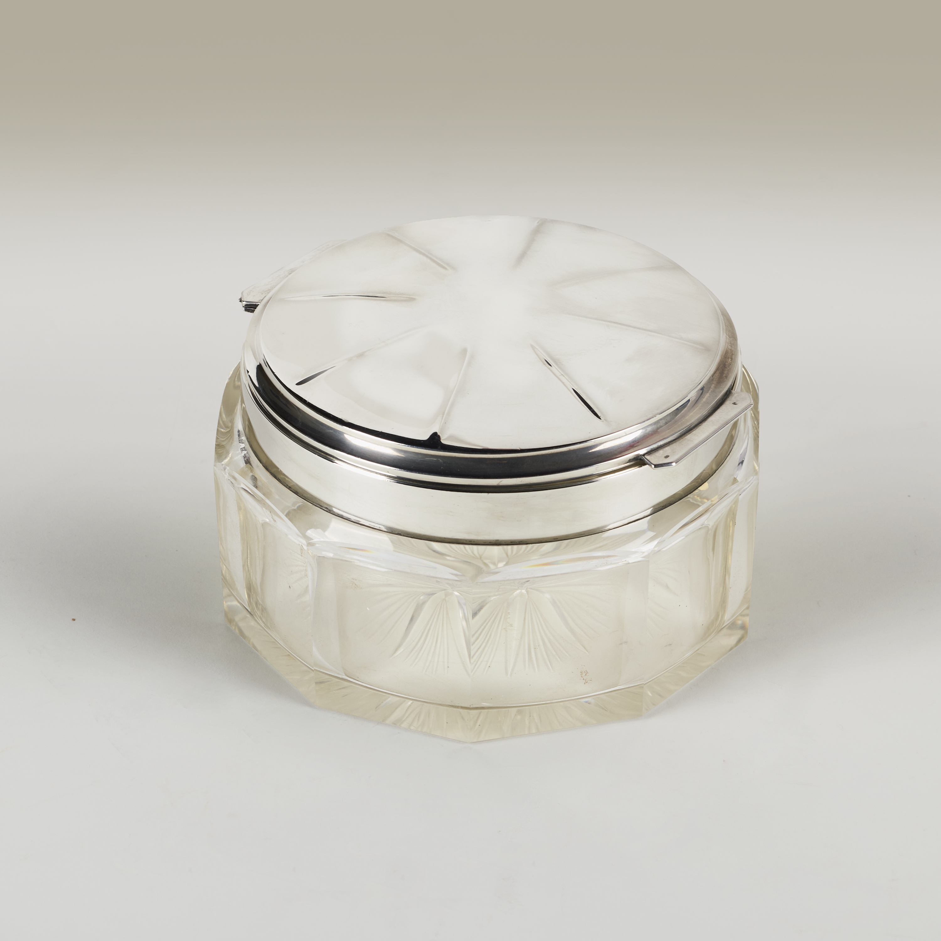 Art Deco Silver Box Valerie Wade 23 129 V1