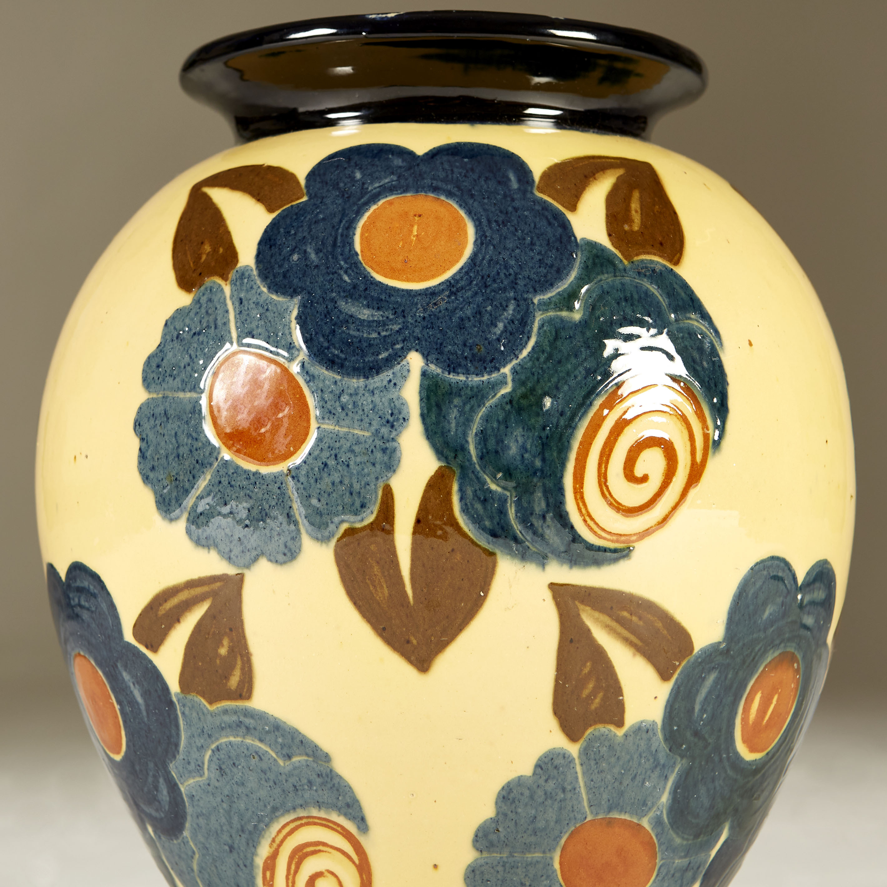 Rene Nicole Vase 0037 V1