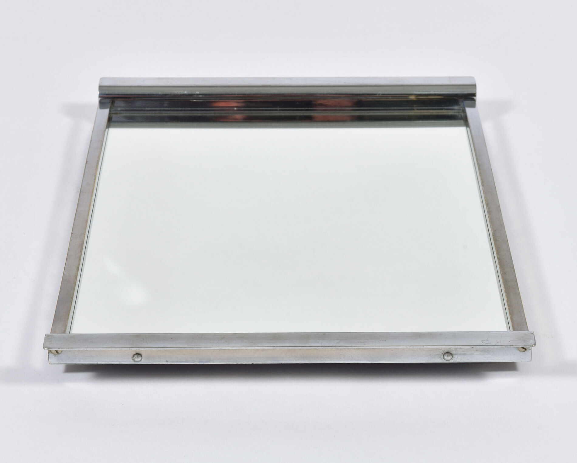 Medium Chrome Mirrored Tray 04