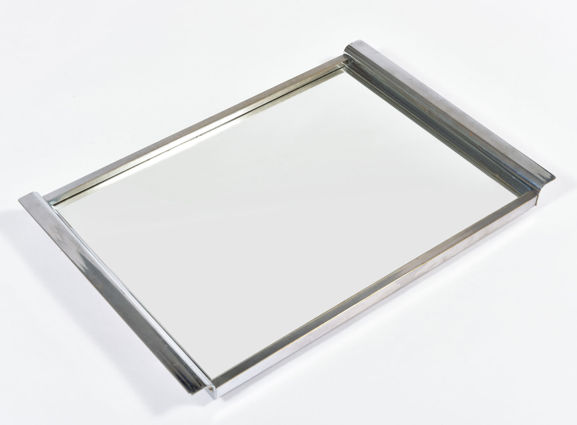 Medium Chrome Mirrored Tray 05