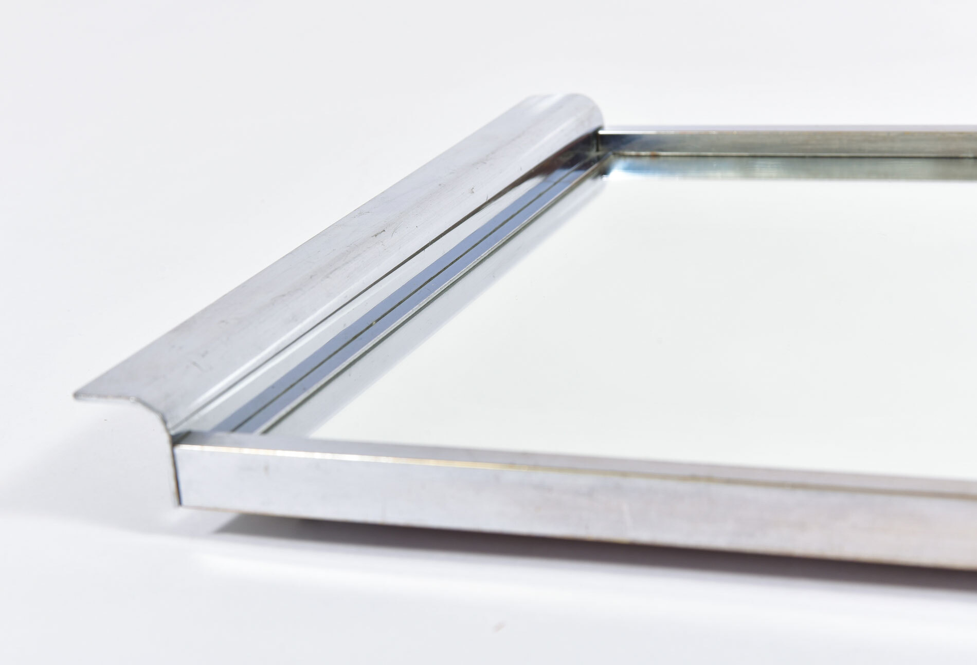 Medium Chrome Mirrored Tray 06