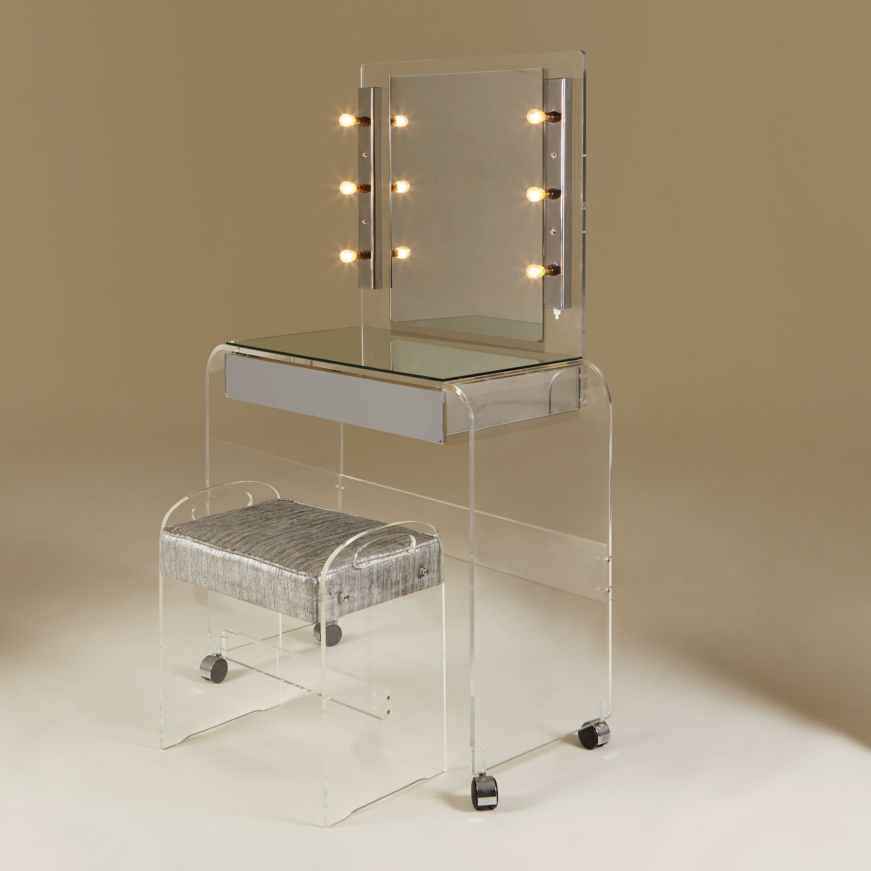 Mirrored Dt And Stool 0090 V1