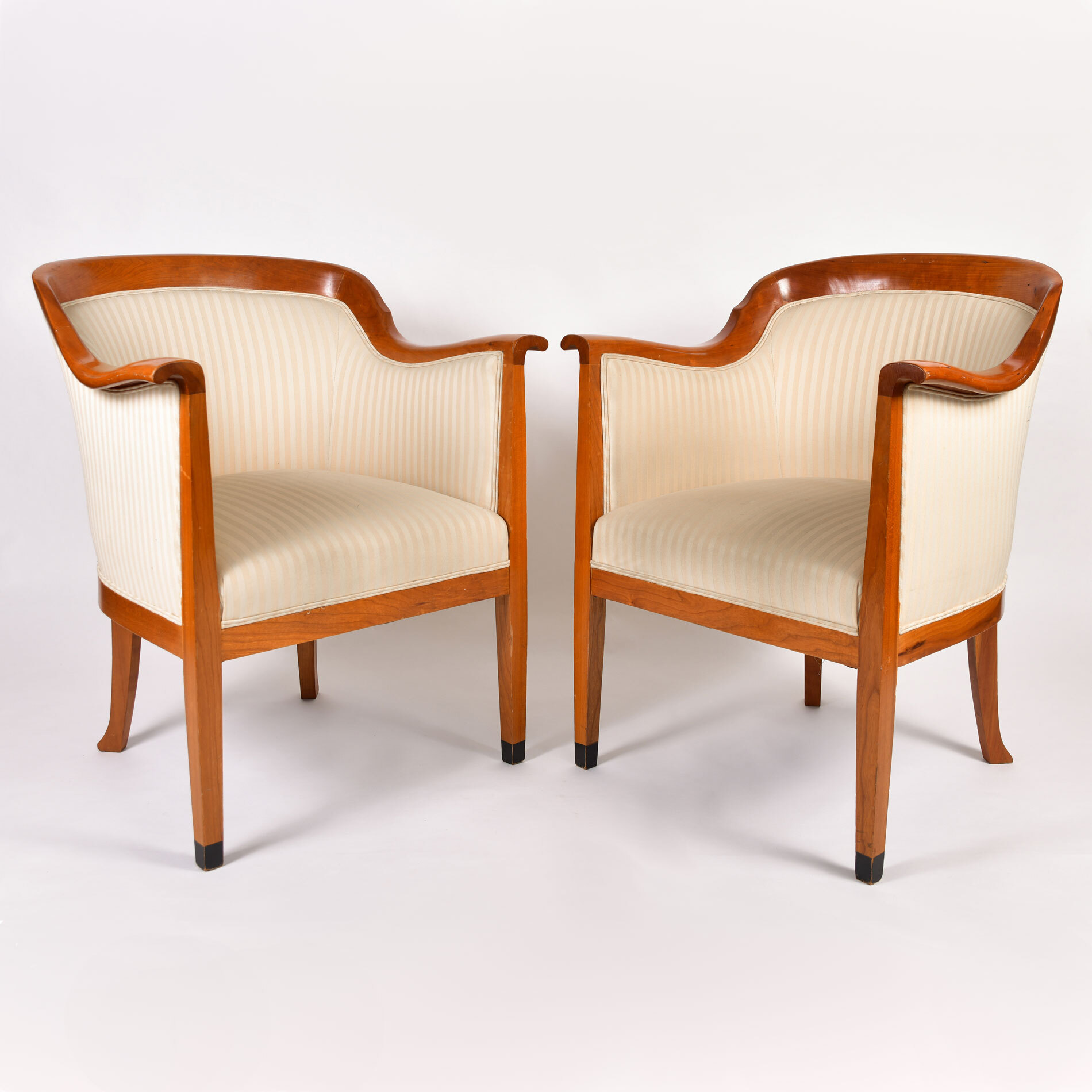 Pair Armchairs 01