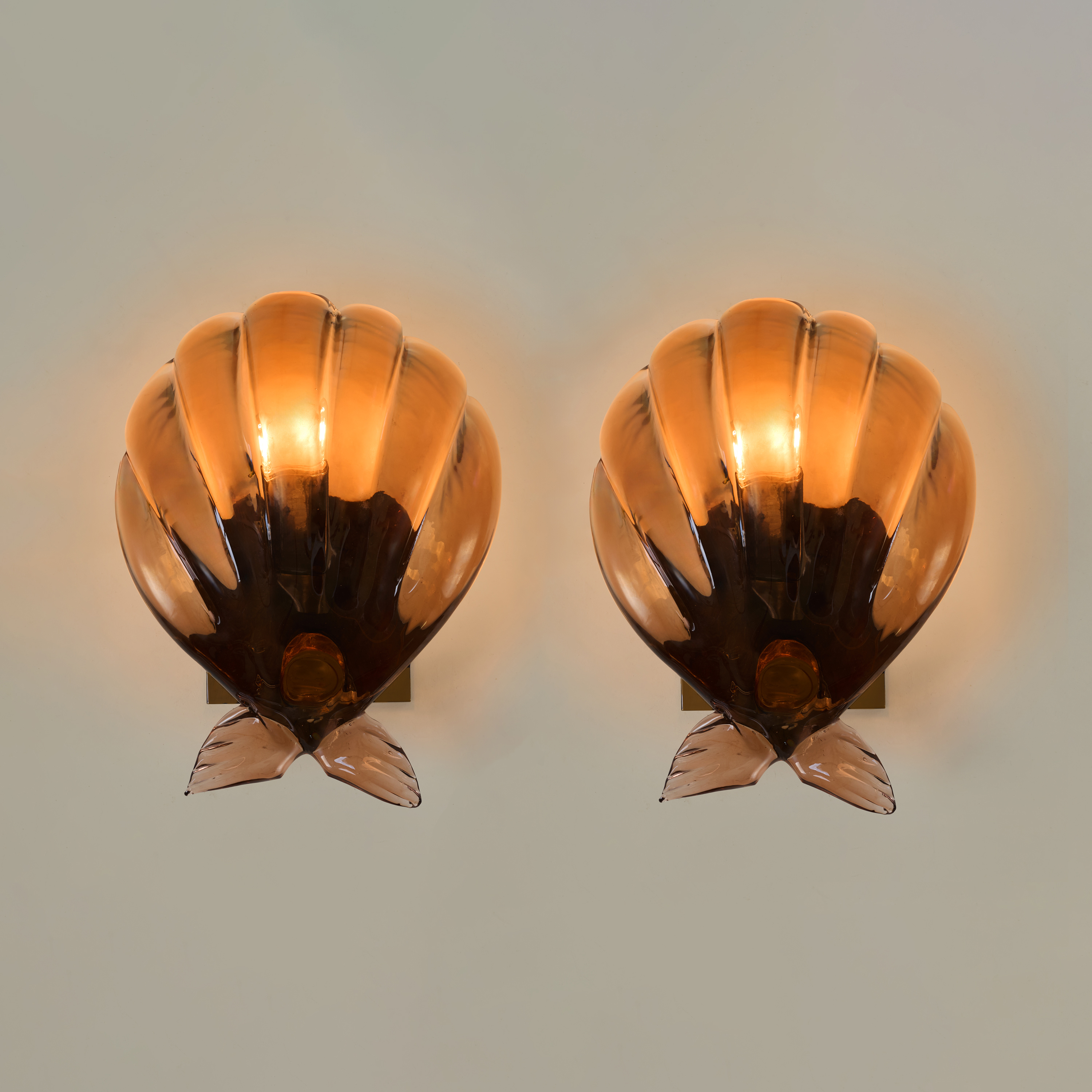 Bronze Scallop Wall Lghts Valerie Wade 263284 V1