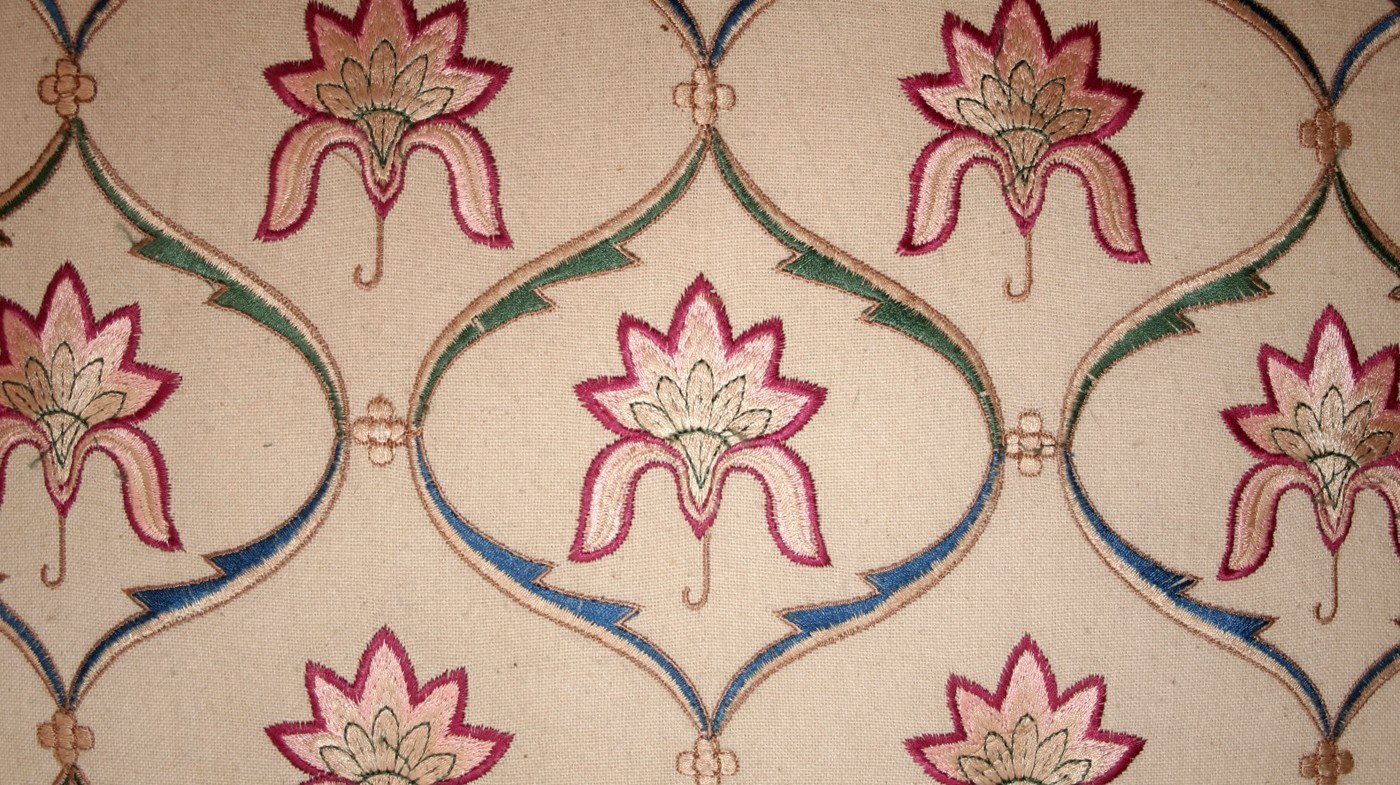 The image for Valerie Wade Ams565 Mughal Flowers Garlands 02