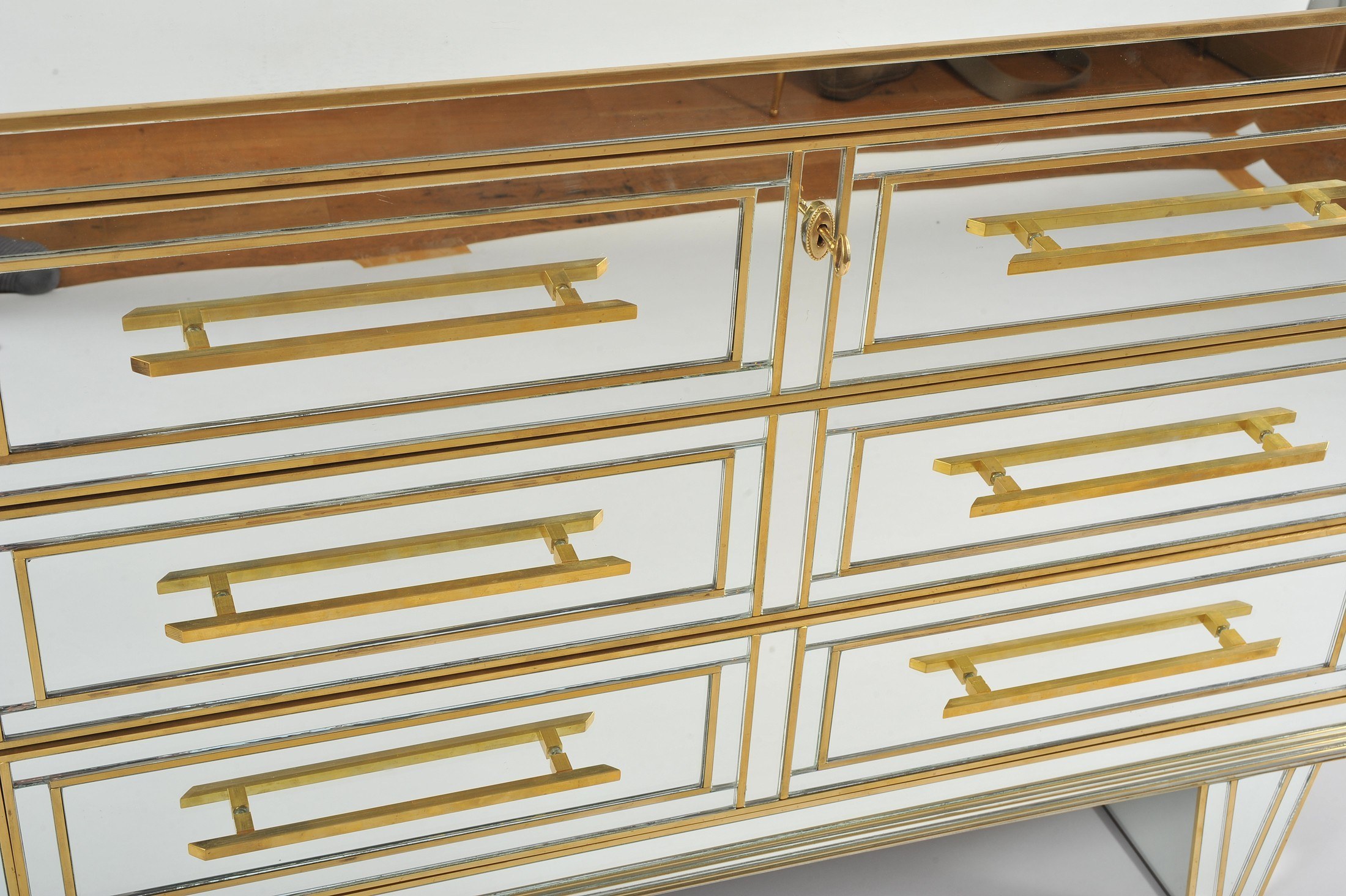 Valerie Wade Fc665 1970S Mirrored Chest Drawers 03