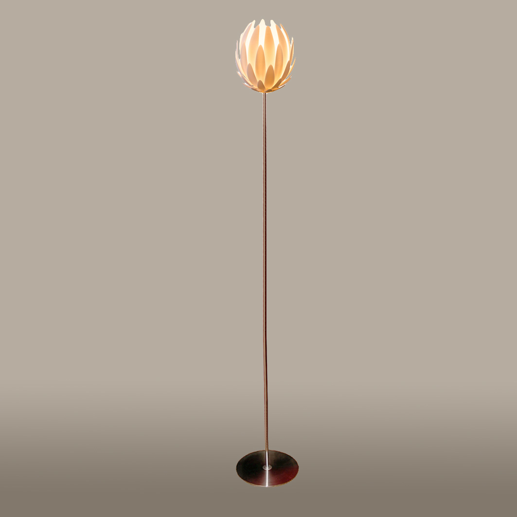 Valerie Wade Lf550 Lily Standard Lamp 01