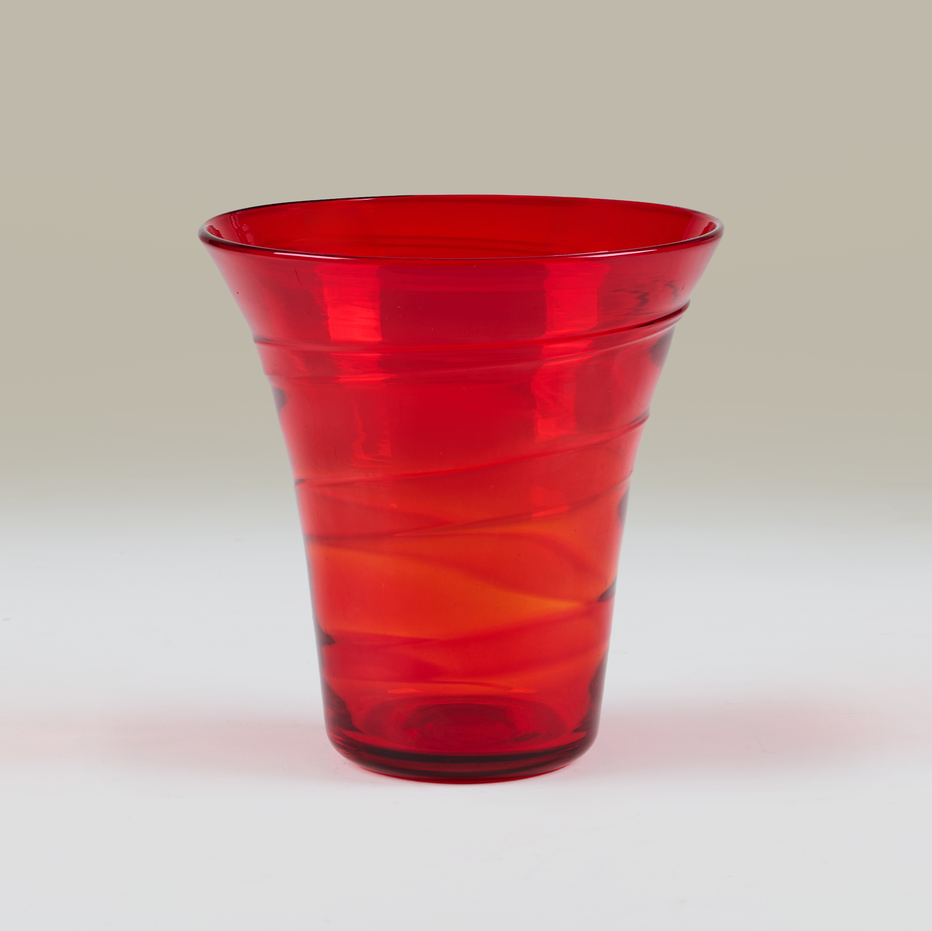 Whitefriars Vases Valerie Wade 27 114 V1