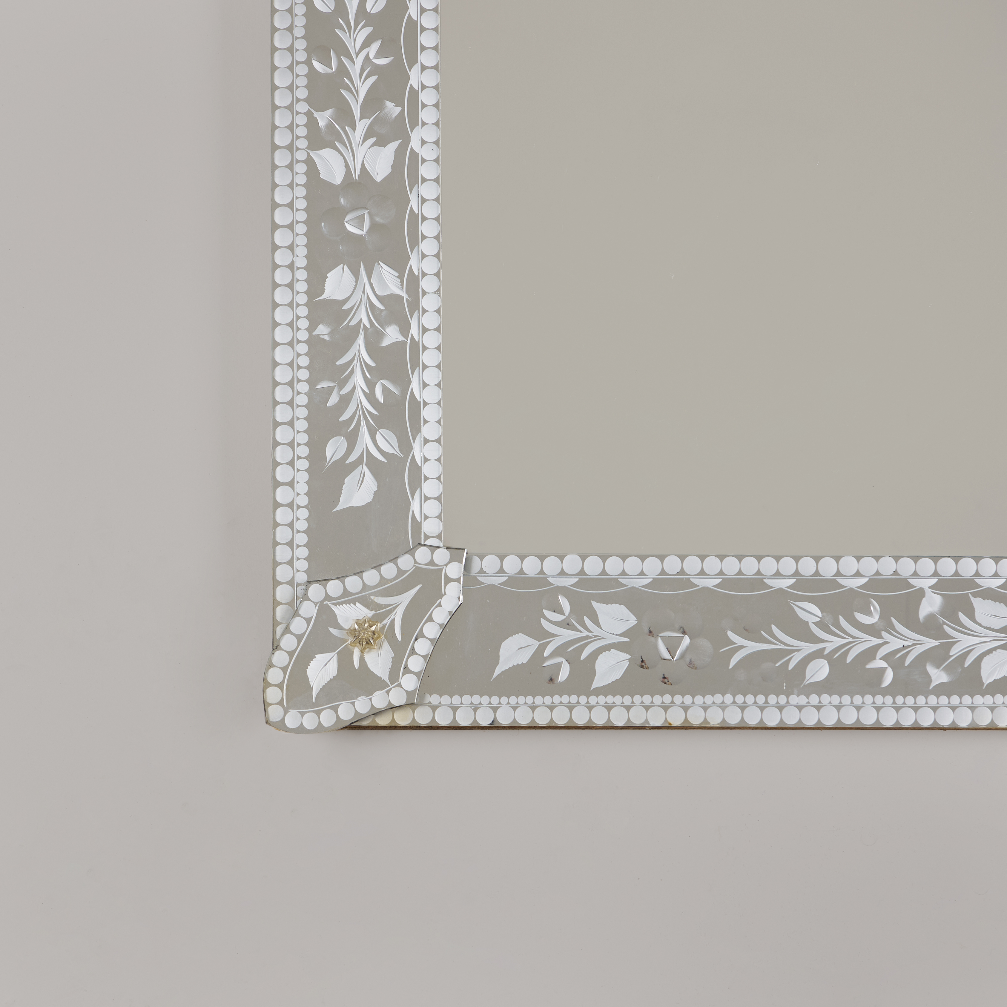 Etched Mirror Valerie Wade 20 198 V1